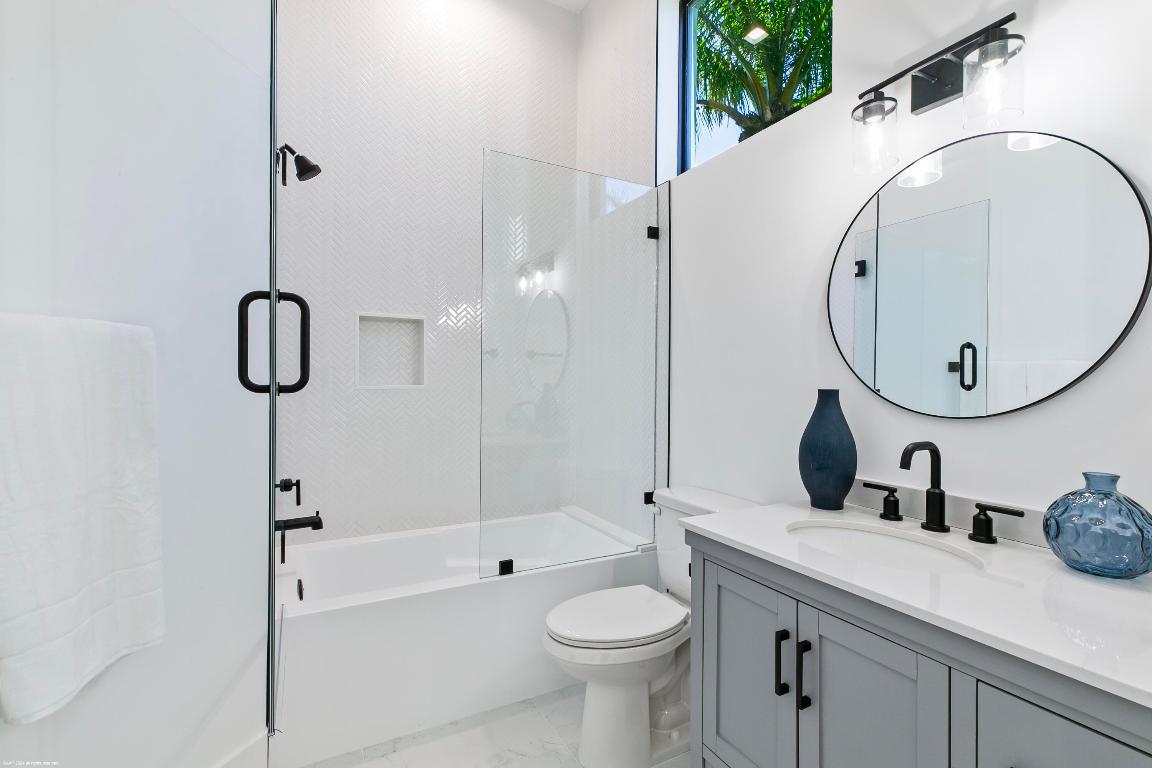PALM BEACH POINT - Residential