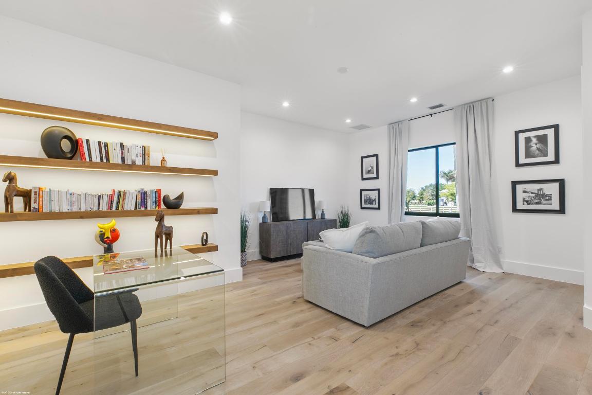 PALM BEACH POINT - Residential