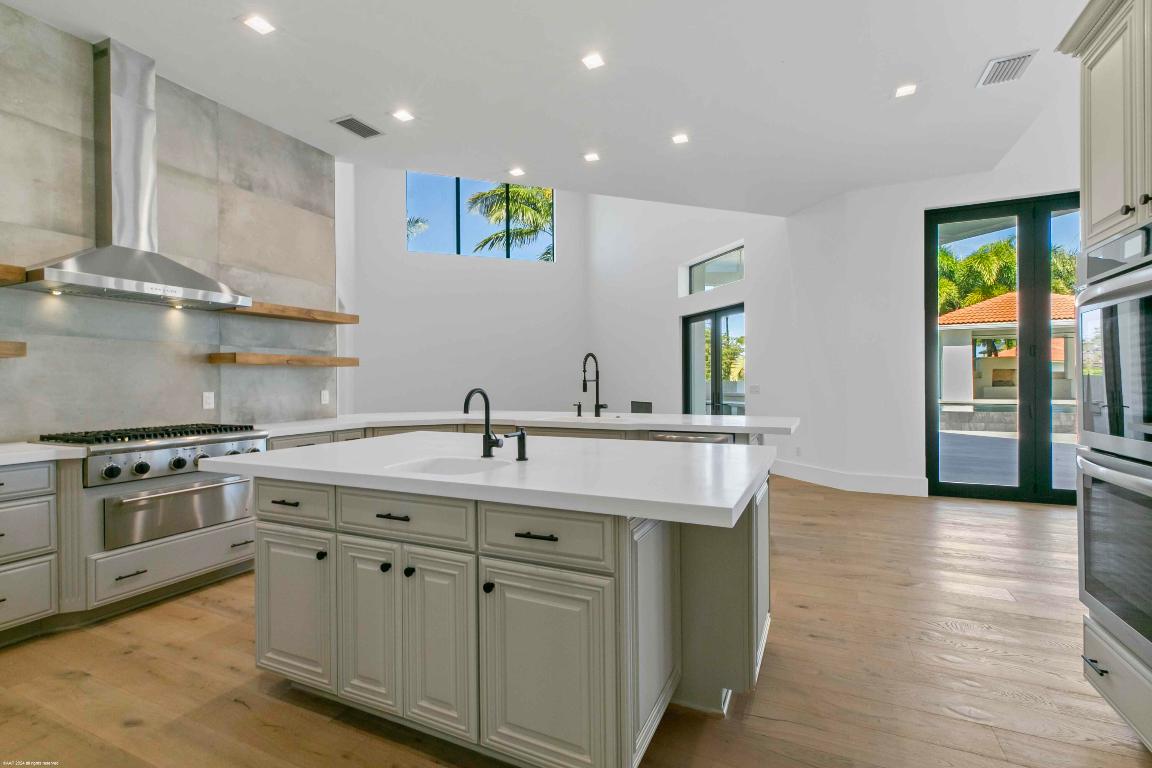 PALM BEACH POINT - Residential