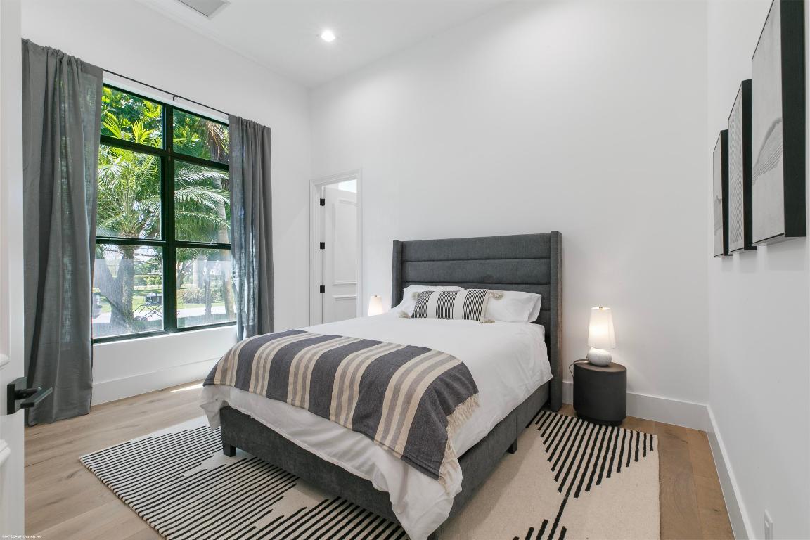 PALM BEACH POINT - Residential