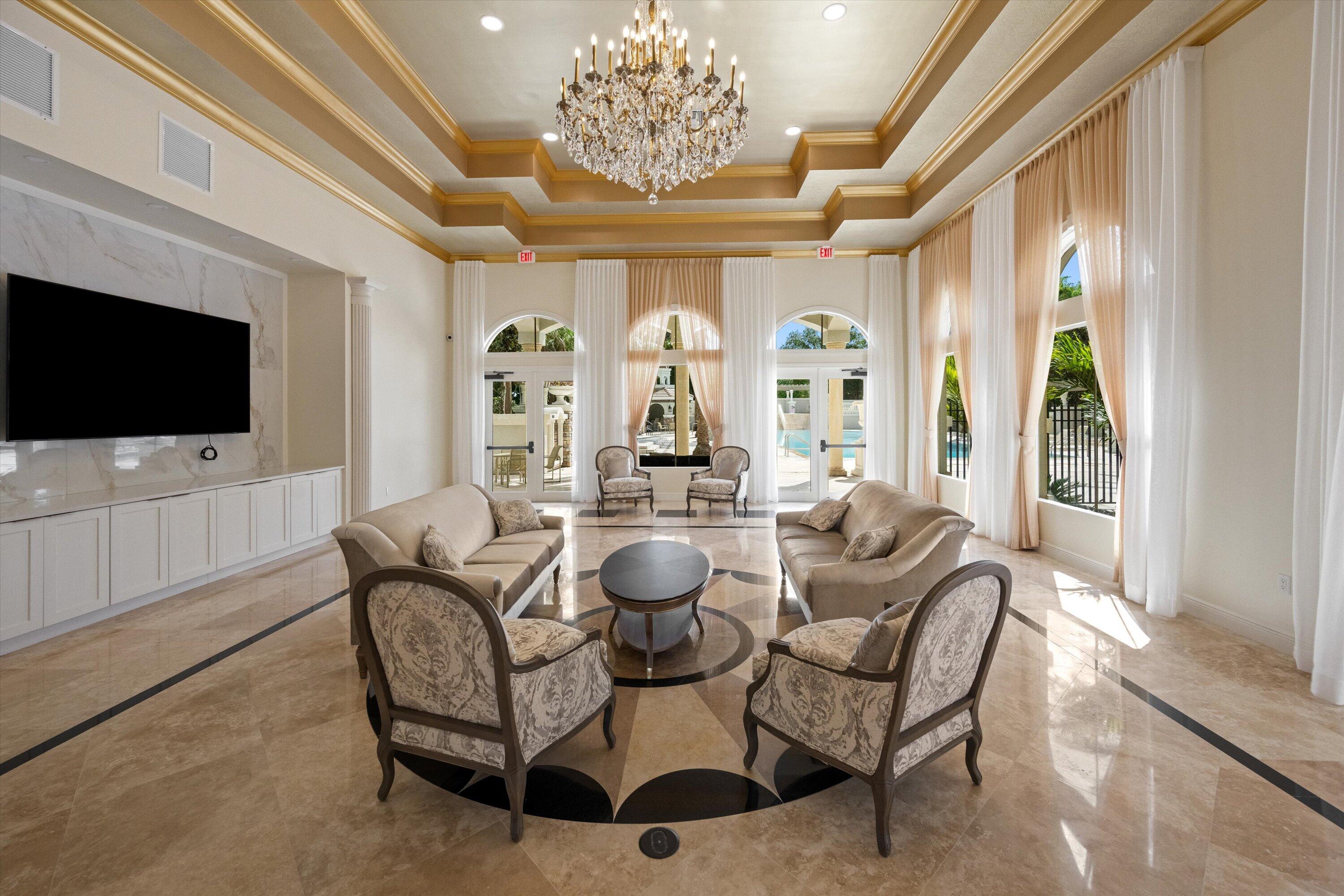 VERSAILLES - Residential
