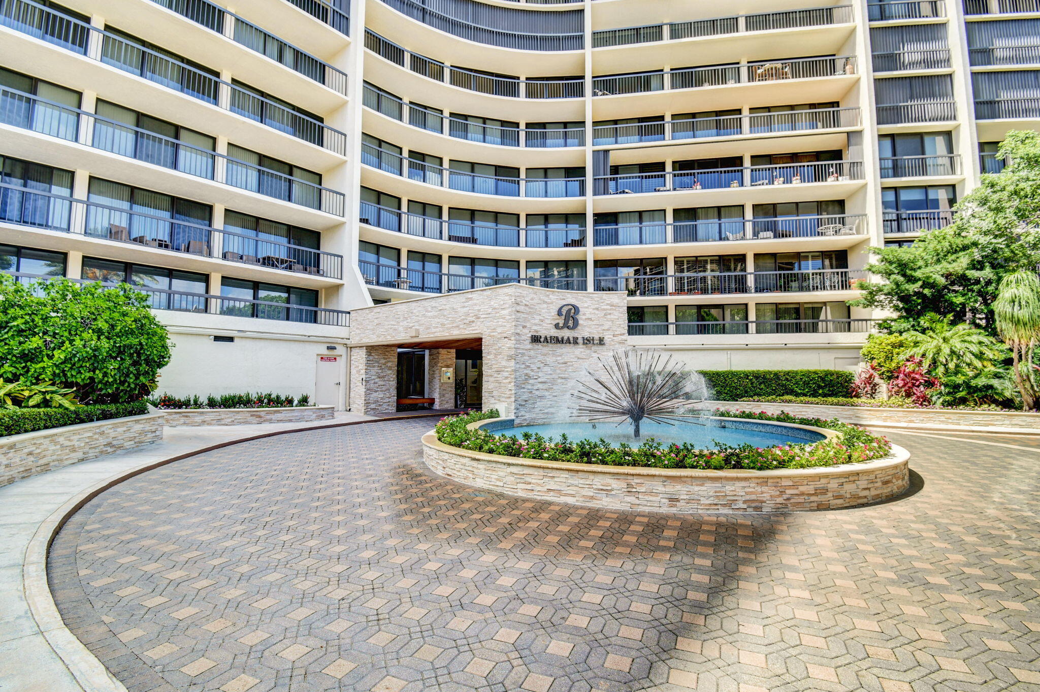 BRAEMAR ISLE CONDO - Residential