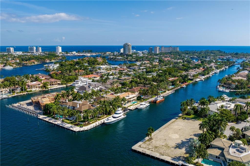 DEL LAGO ISLE 42-2 B - Residential