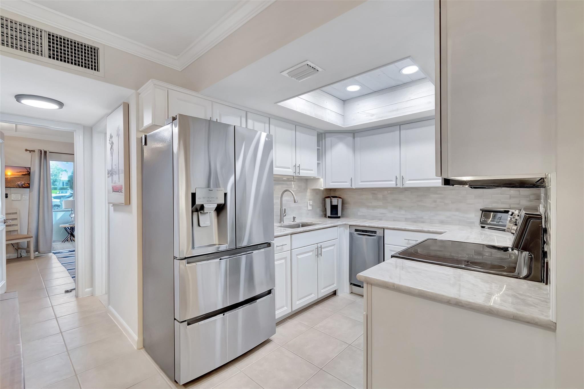 DELHAVEN CONDO - Residential Lease