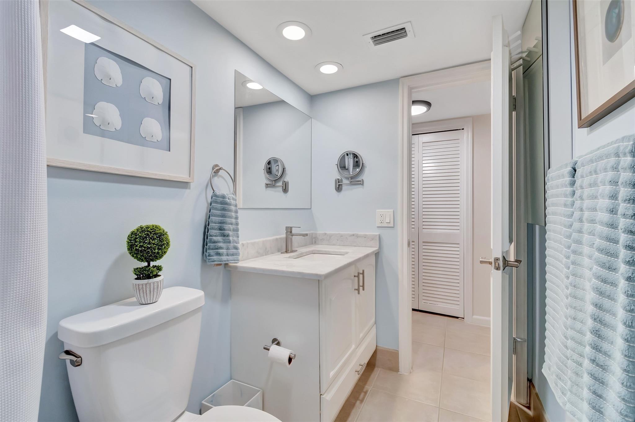 DELHAVEN CONDO - Residential Lease