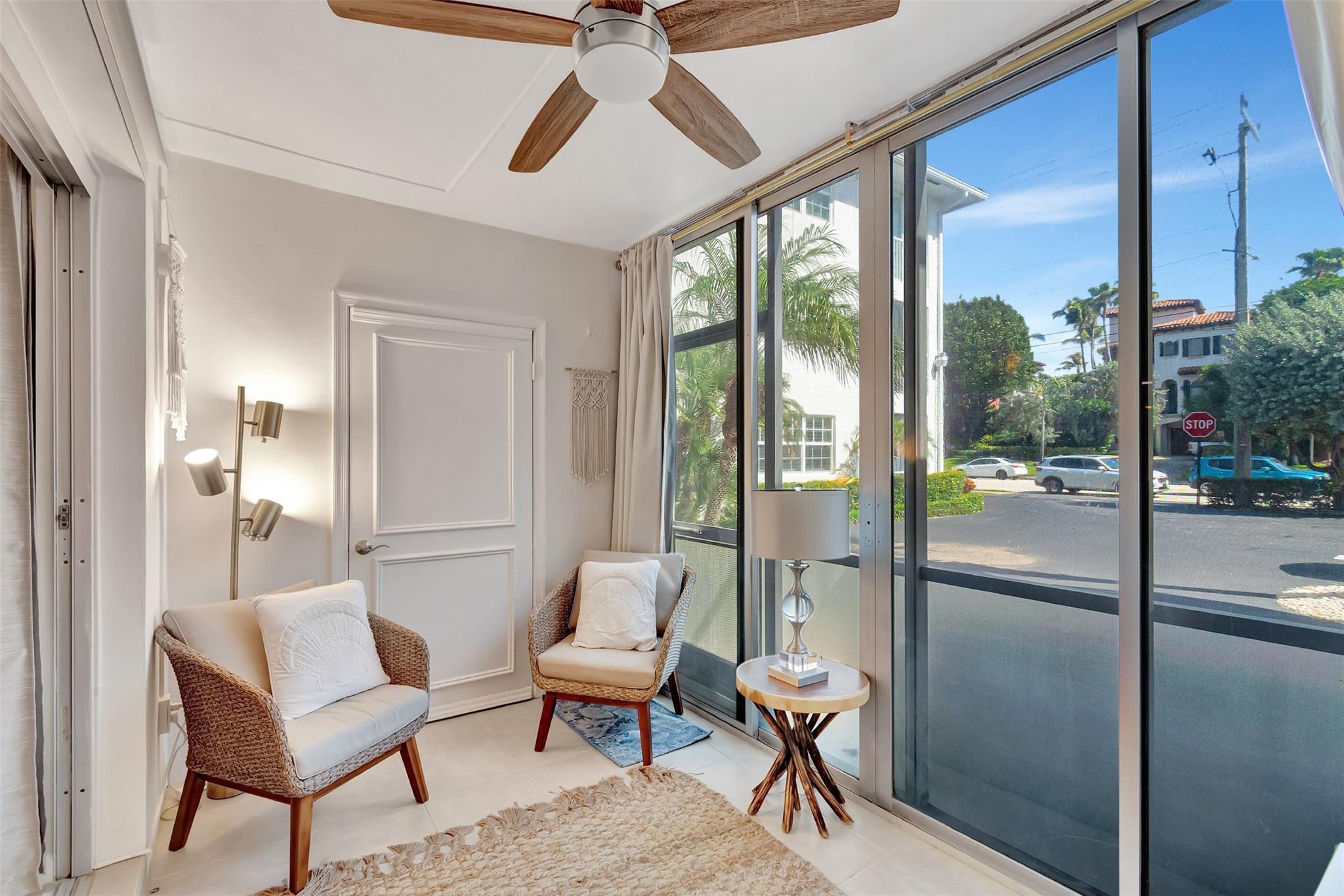 DELHAVEN CONDO - Residential Lease