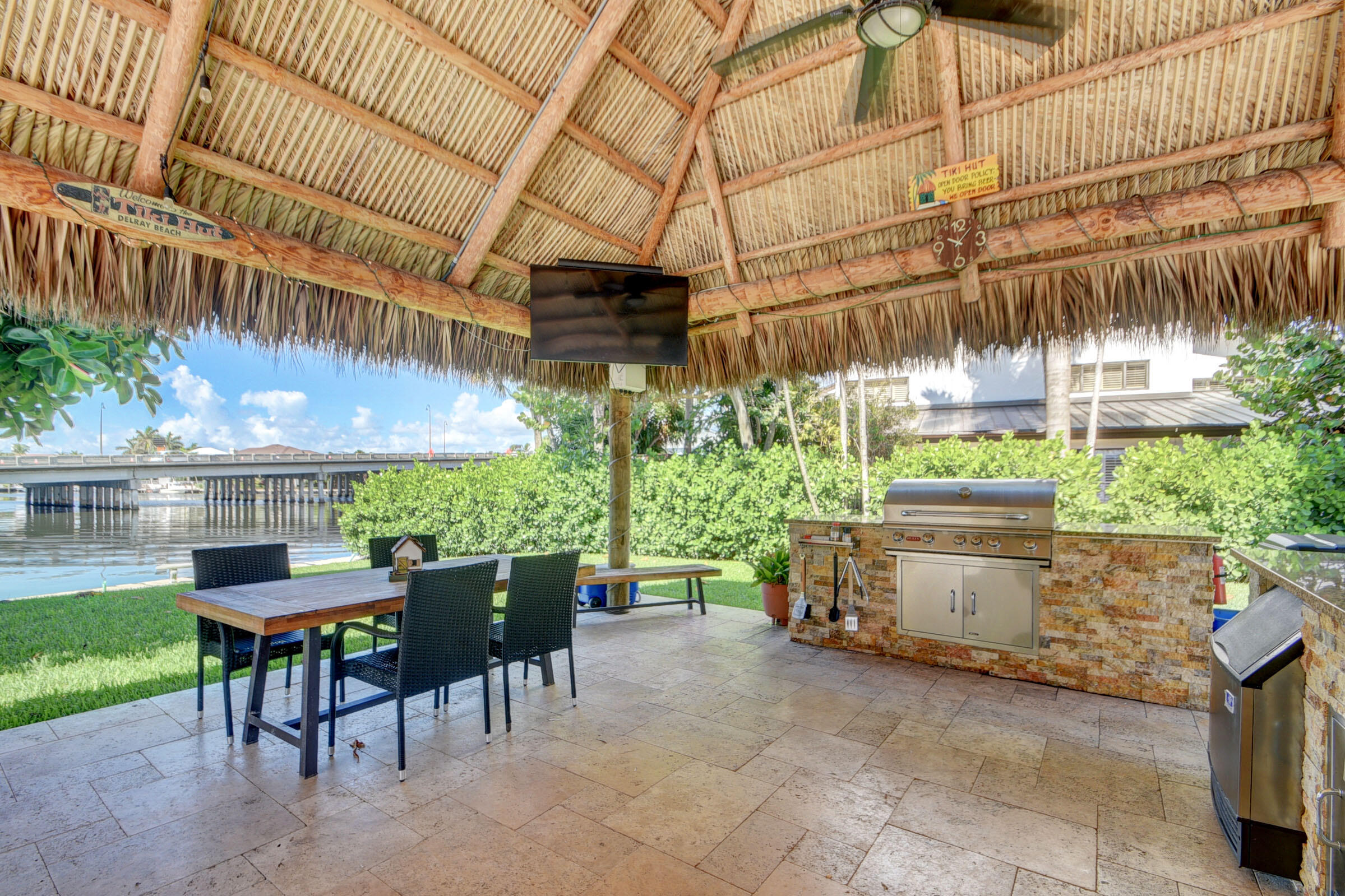 DELHAVEN CONDO - Residential Lease