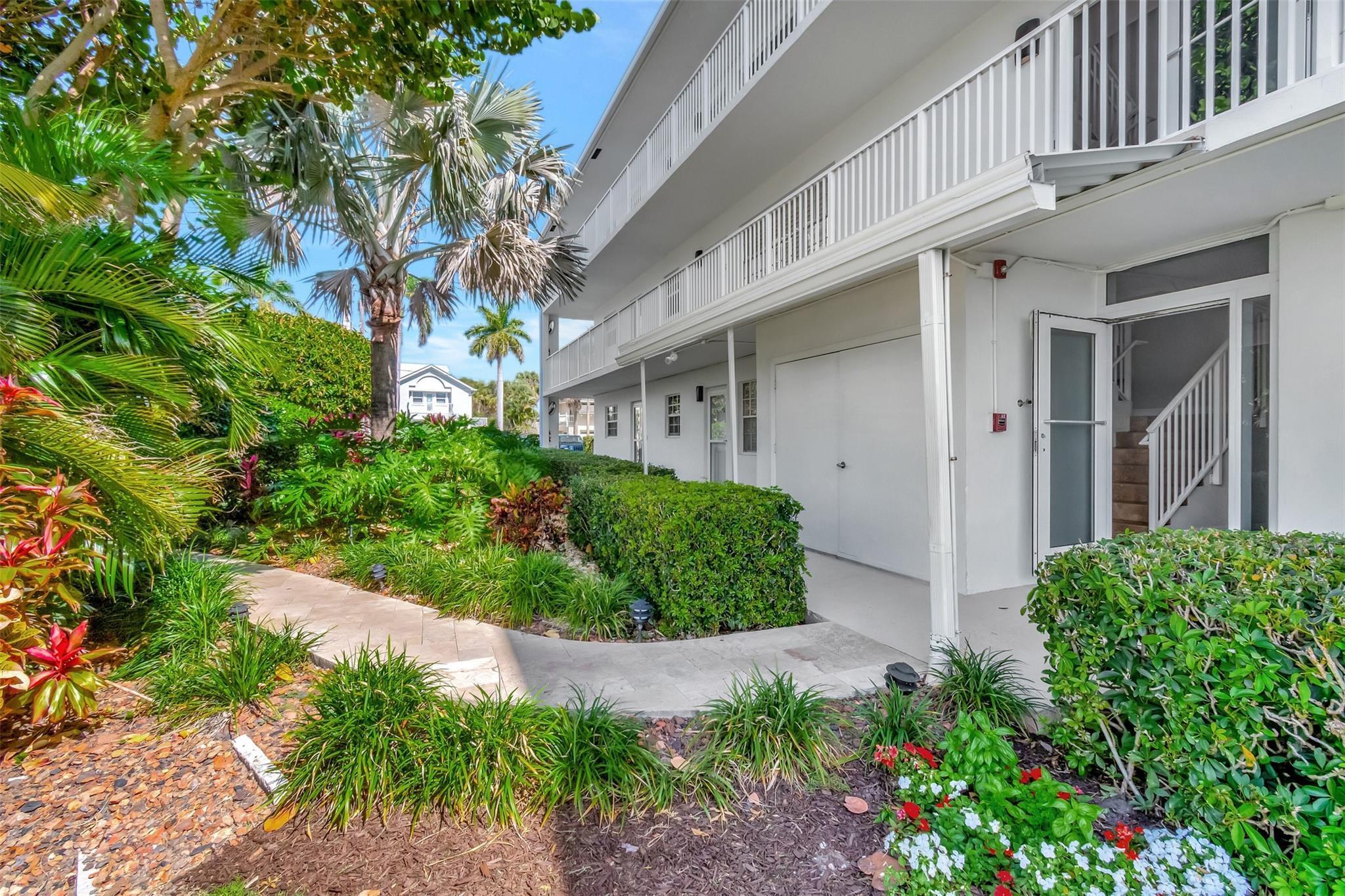 DELHAVEN CONDO - Residential Lease