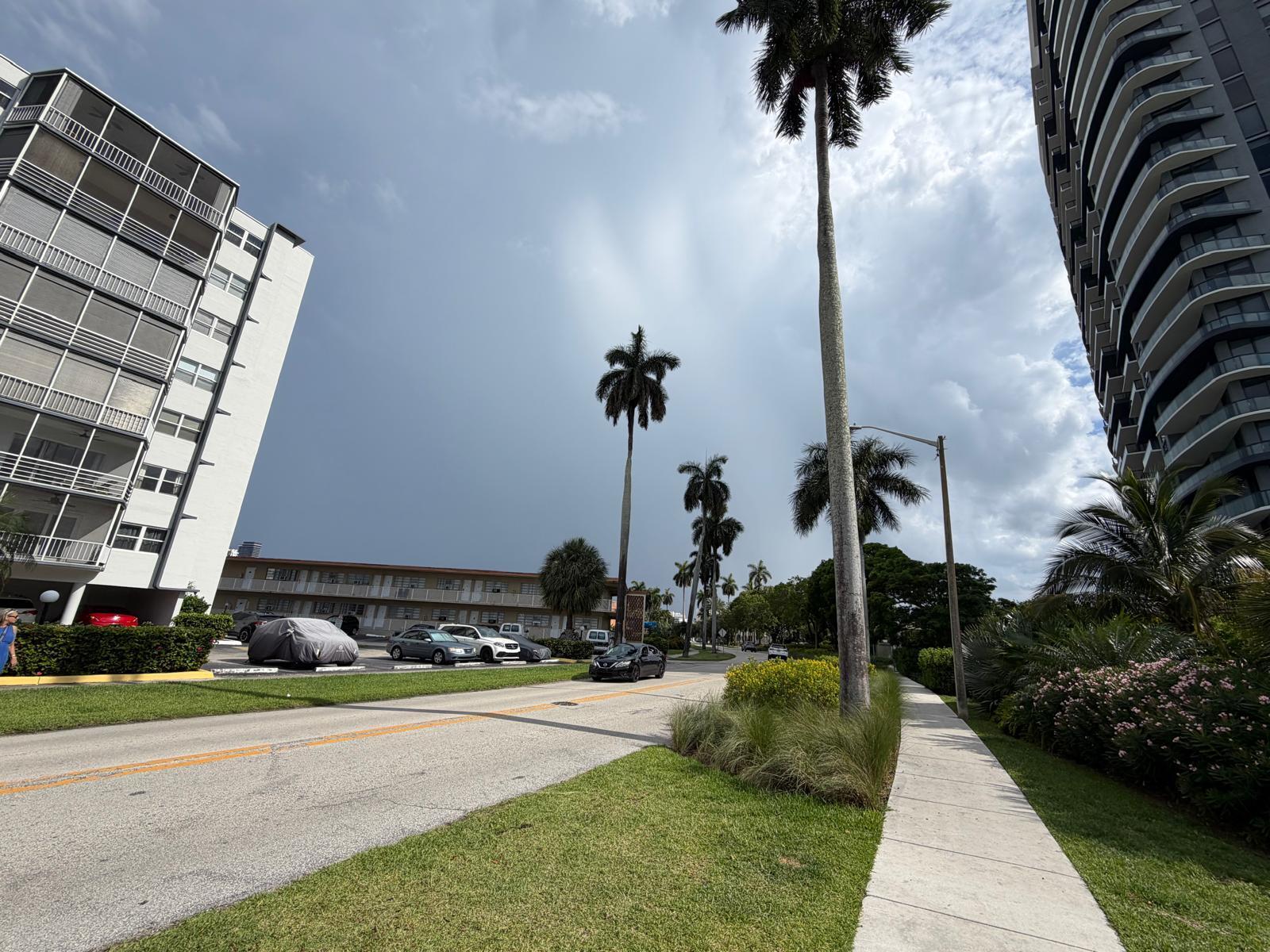 DIPLOMAT GOLF & RACQUET CLUB - Residential Lease