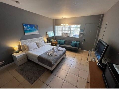 DIPLOMAT GOLF & RACQUET CLUB - Residential Lease