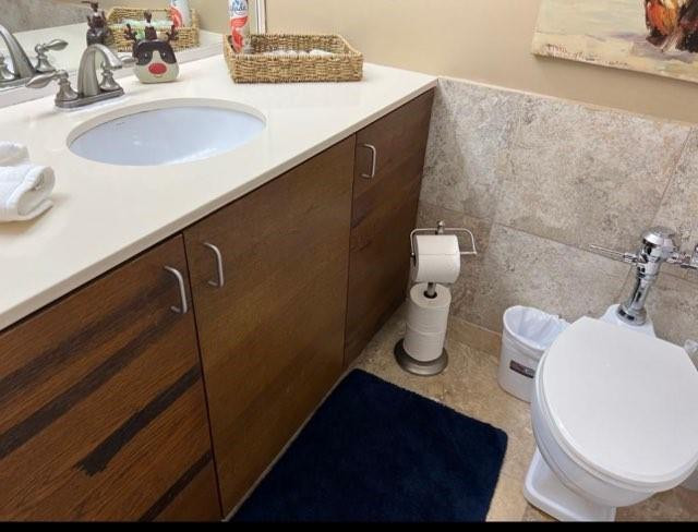 DIPLOMAT GOLF & RACQUET CLUB - Residential Lease