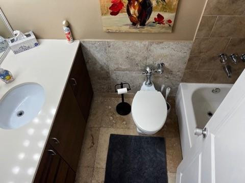 DIPLOMAT GOLF & RACQUET CLUB - Residential Lease
