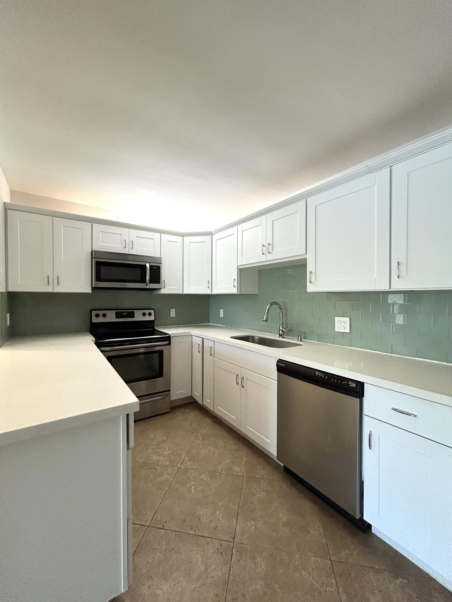 PINE RIDGE AT DELRAY BEACH CONDO - Residential