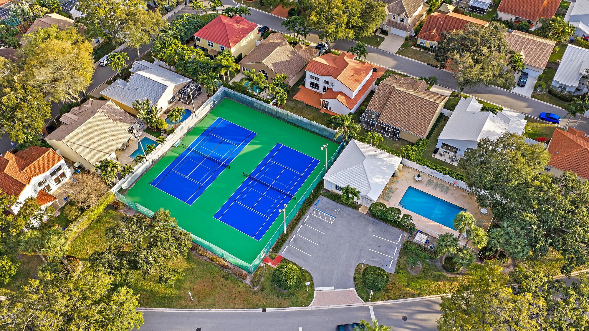 SIENA OAKS - Residential