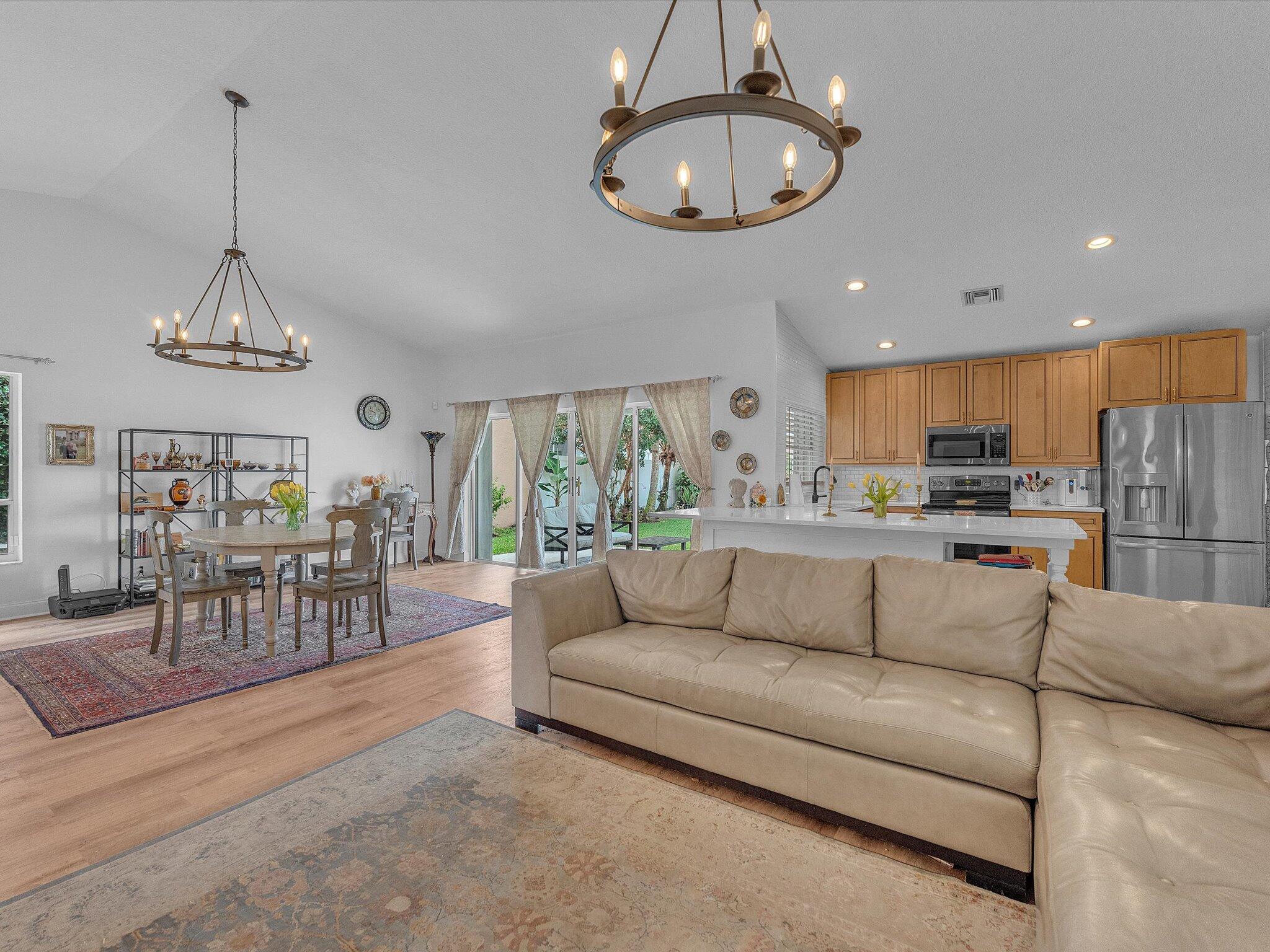 SIENA OAKS - Residential