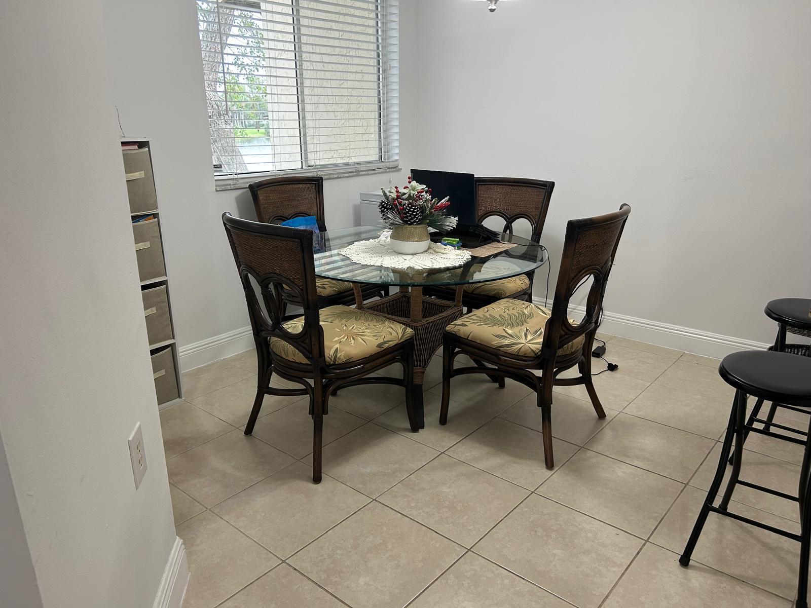 STERLING VILLAGES OF PALM BEACH LAKES CONDO - Residential Lease