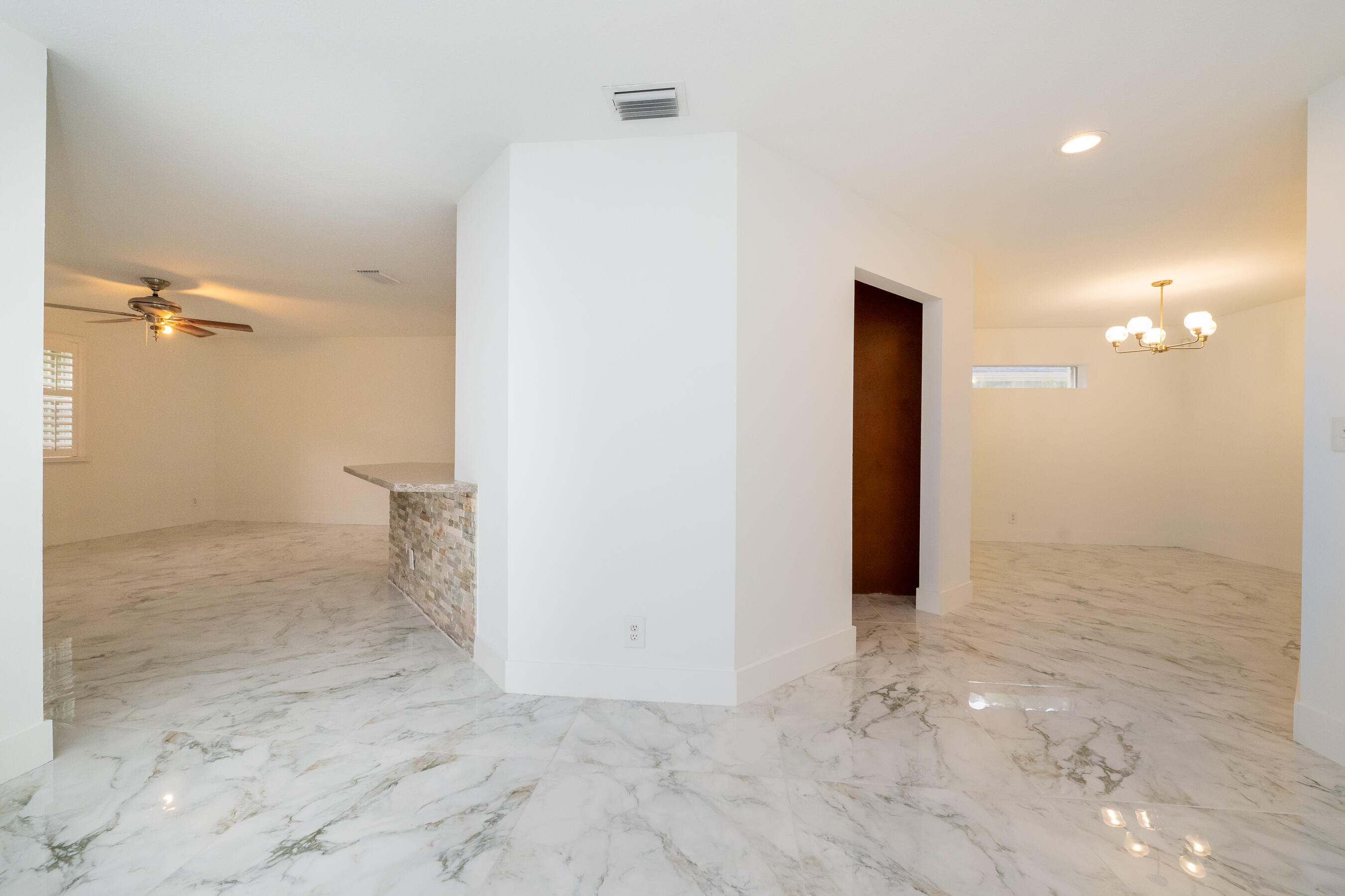 LAKEVIEW HOMES AT CENTURA PARC V - Residential Lease