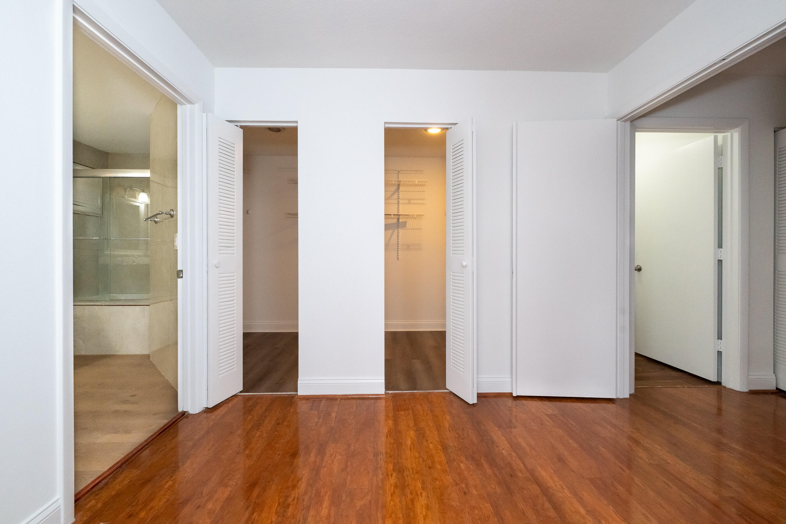 LAKEVIEW HOMES AT CENTURA PARC V - Residential Lease