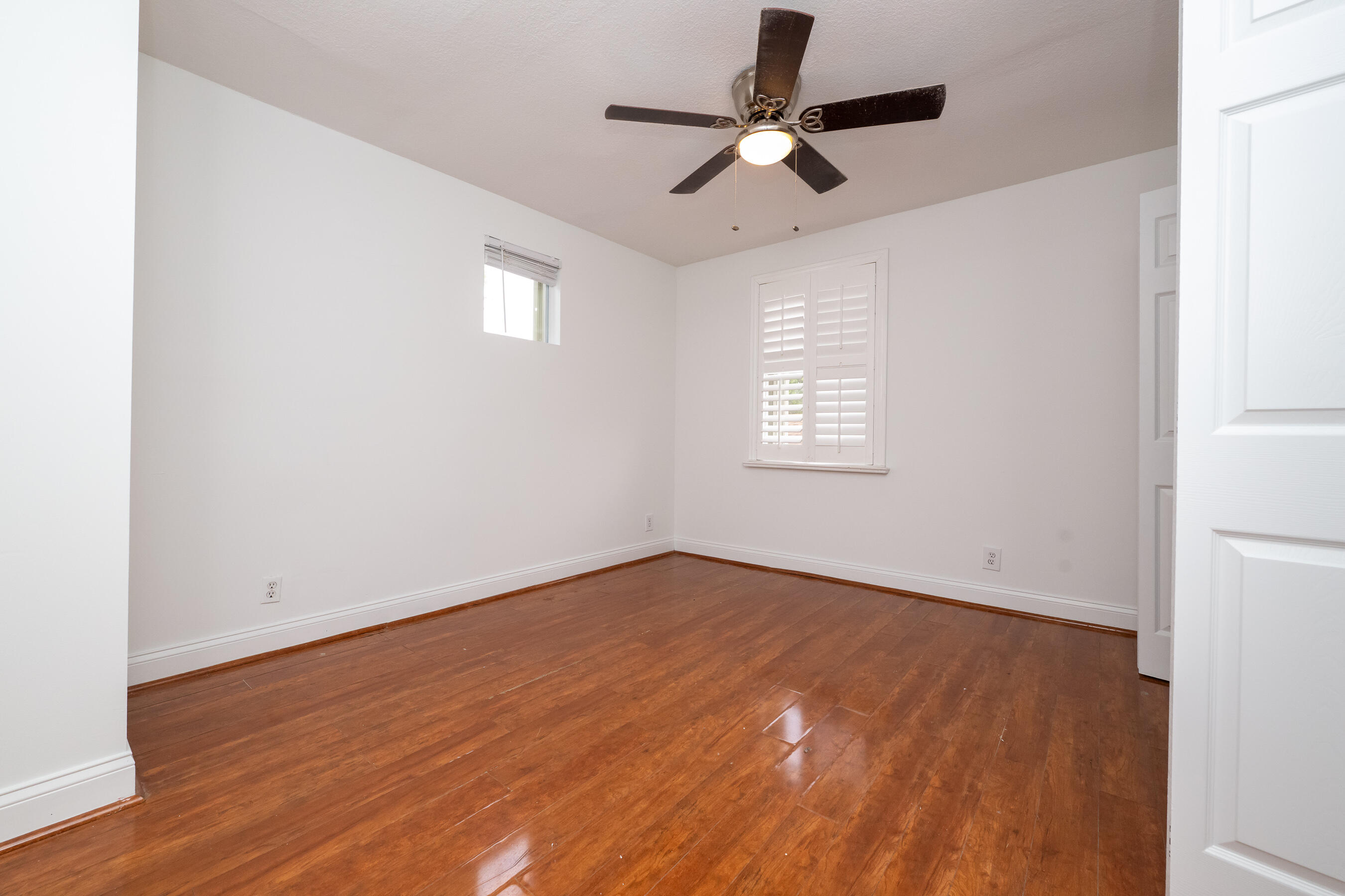 LAKEVIEW HOMES AT CENTURA PARC V - Residential Lease