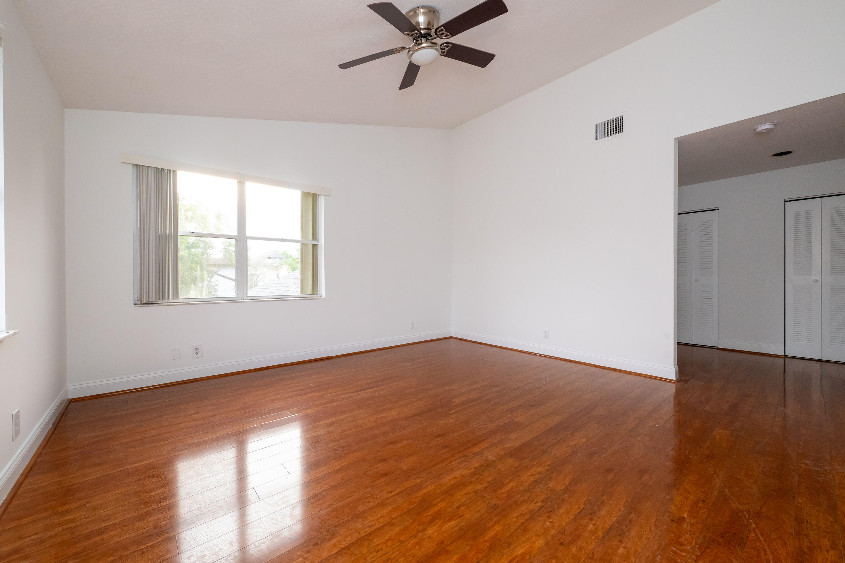 LAKEVIEW HOMES AT CENTURA PARC V - Residential Lease