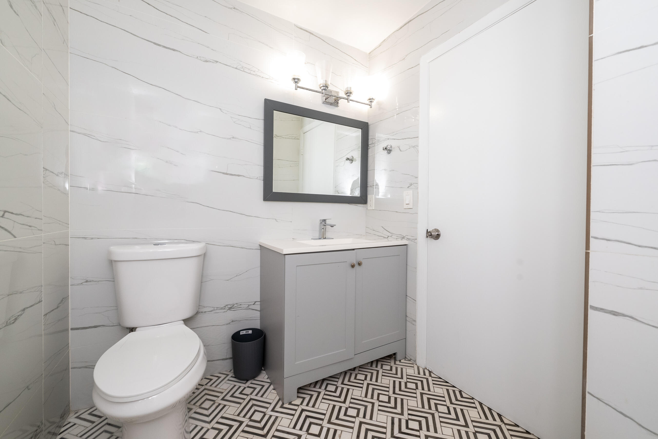 LAKEVIEW HOMES AT CENTURA PARC V - Residential Lease