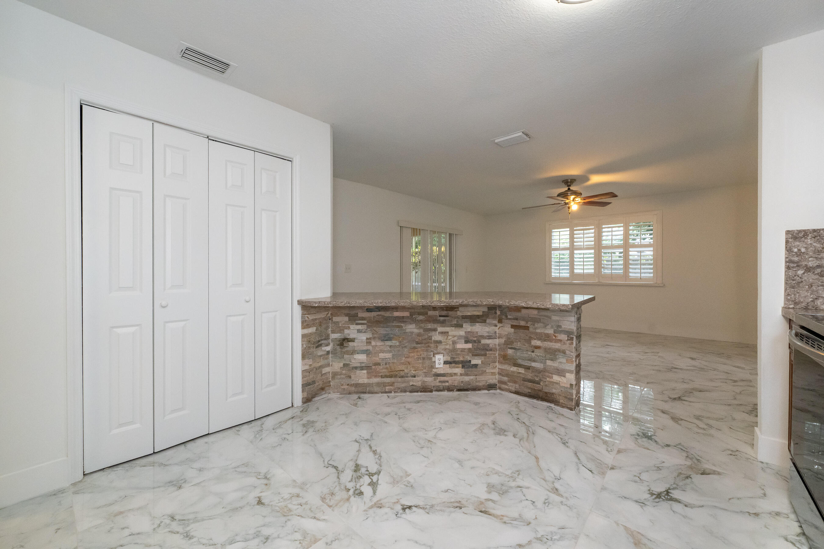 LAKEVIEW HOMES AT CENTURA PARC V - Residential Lease