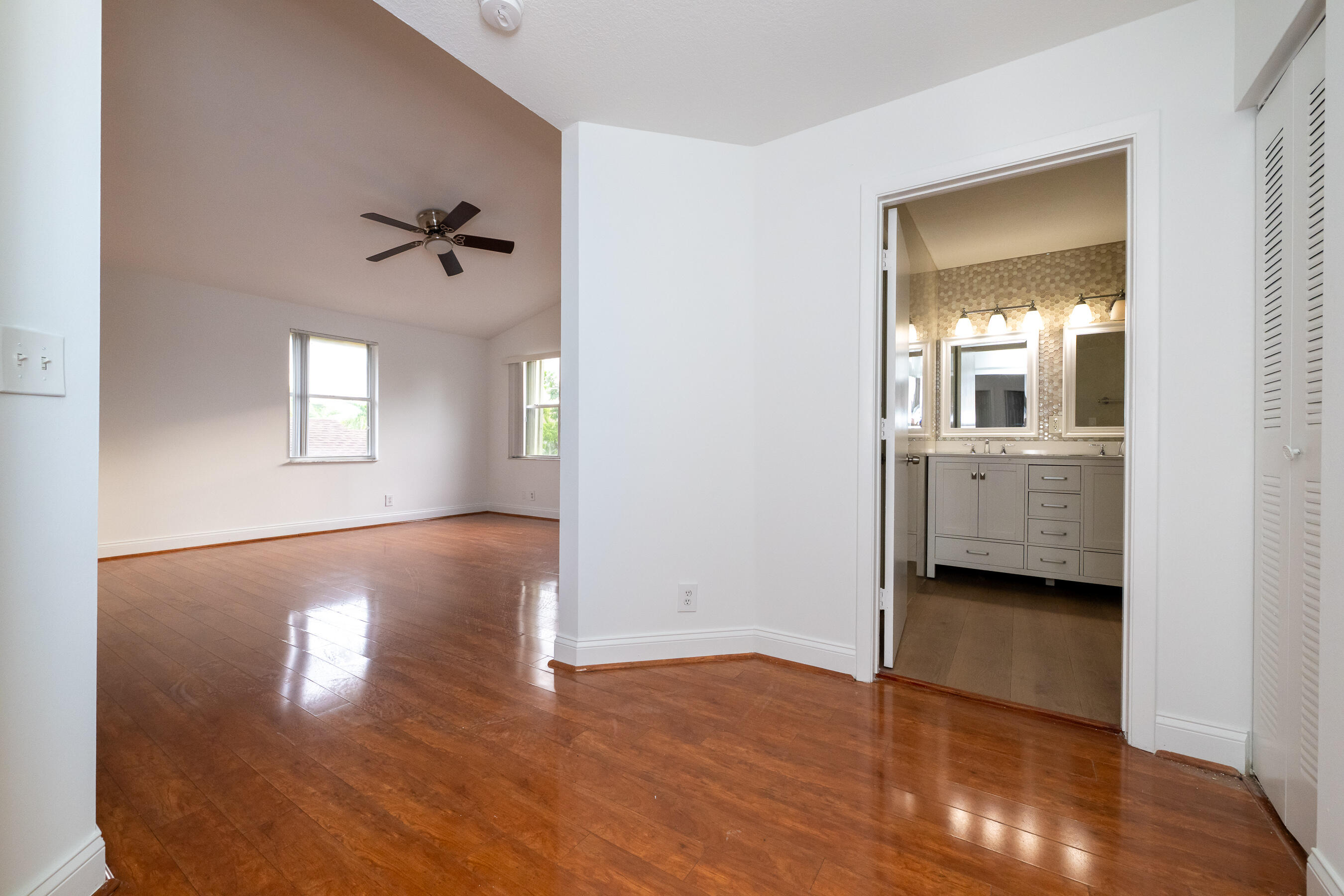 LAKEVIEW HOMES AT CENTURA PARC V - Residential Lease