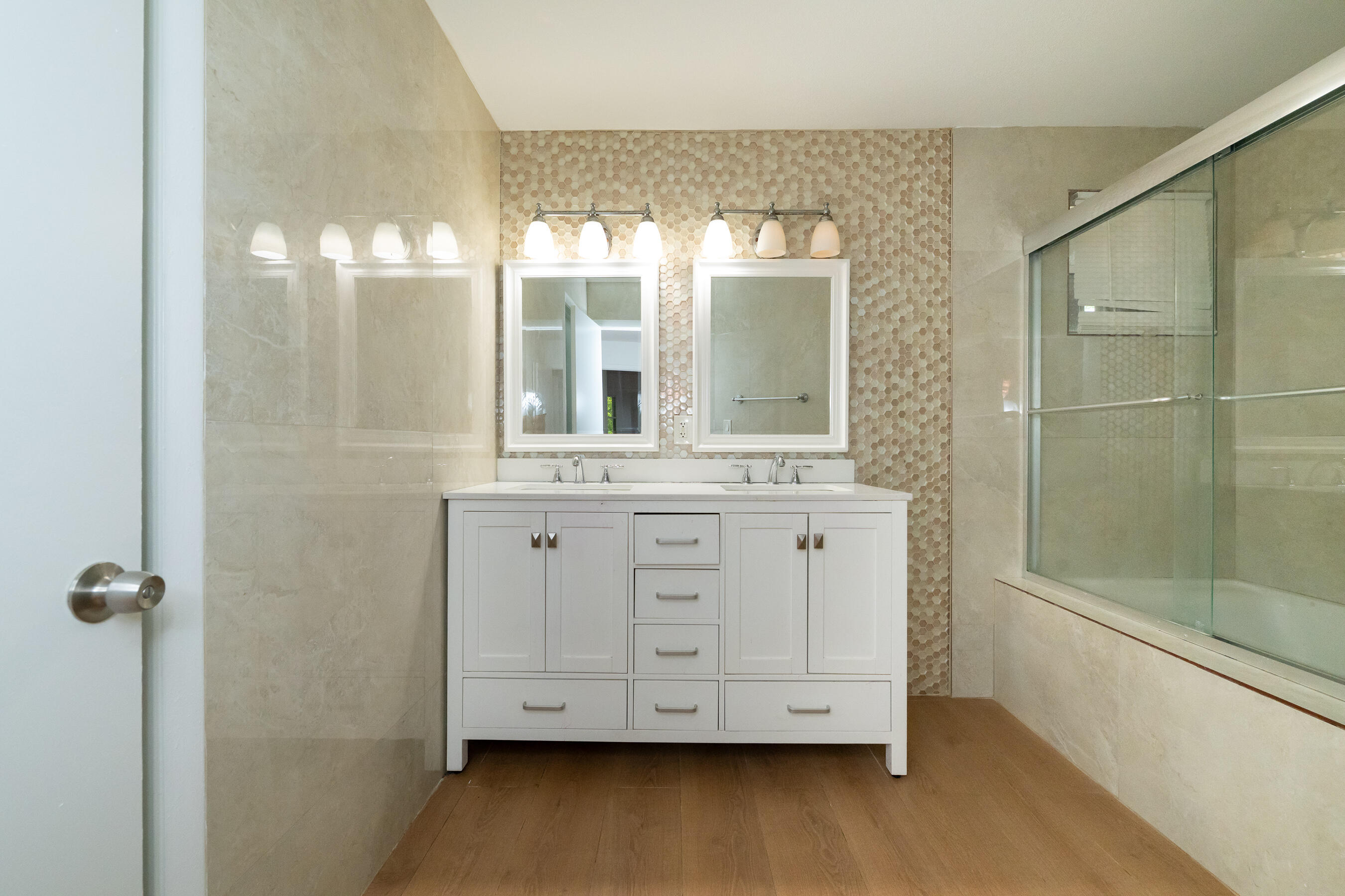LAKEVIEW HOMES AT CENTURA PARC V - Residential Lease