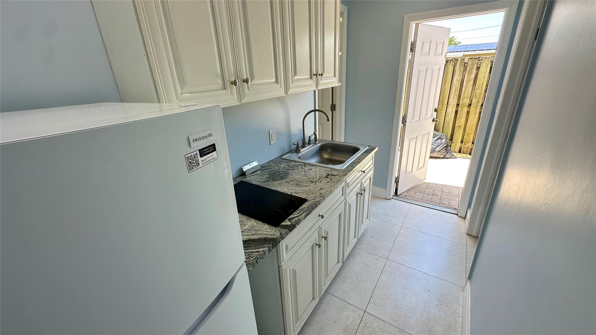 FAIRLAWN 1ST ADD - Residential Lease