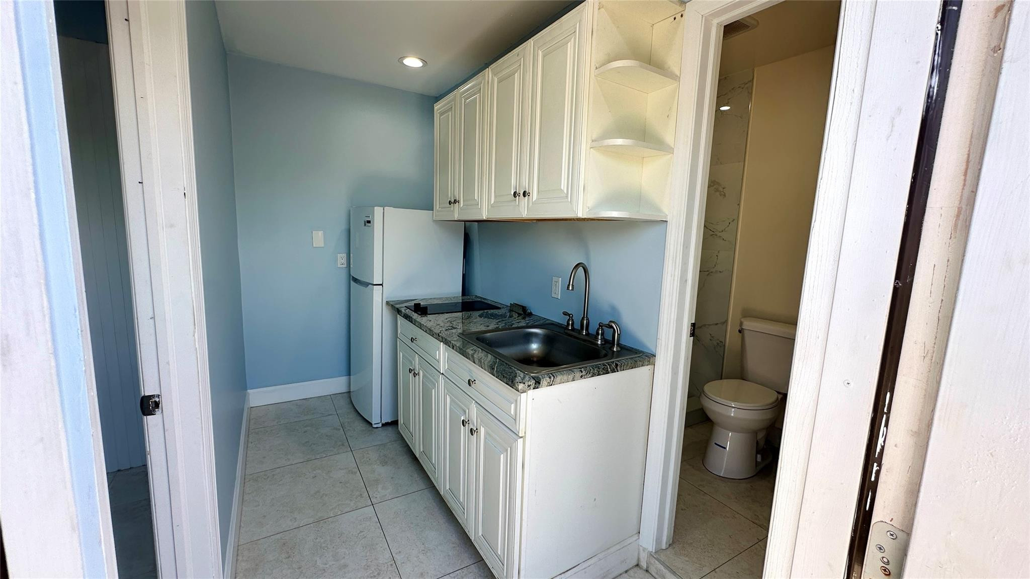 FAIRLAWN 1ST ADD - Residential Lease