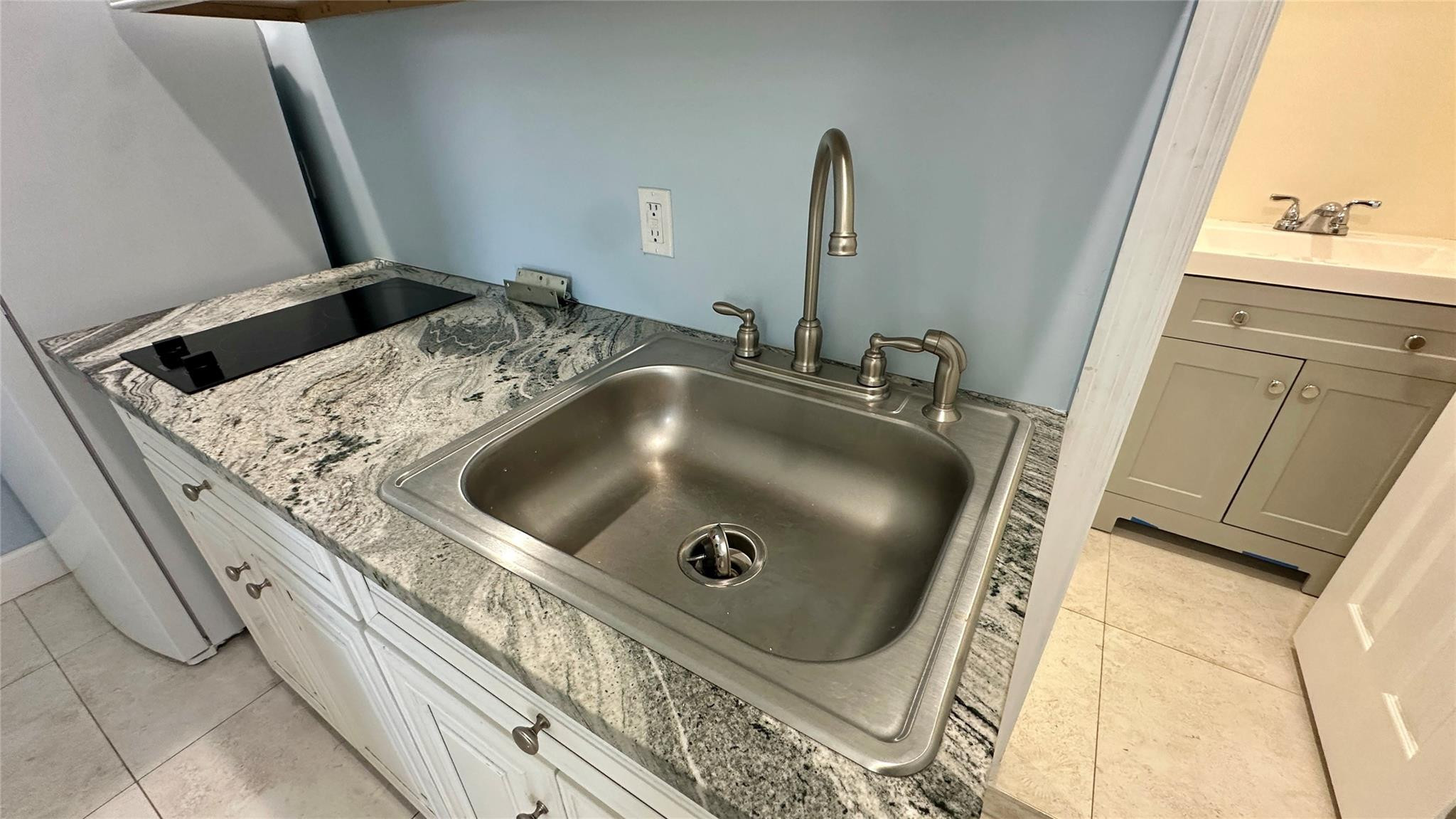 FAIRLAWN 1ST ADD - Residential Lease