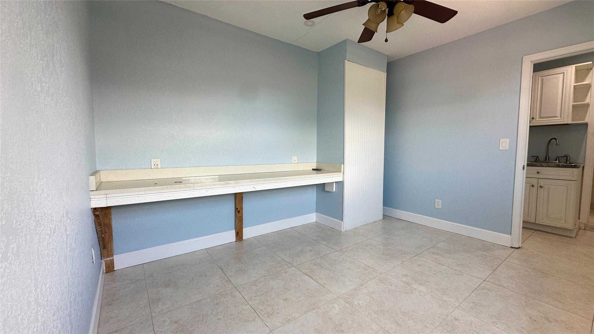 FAIRLAWN 1ST ADD - Residential Lease