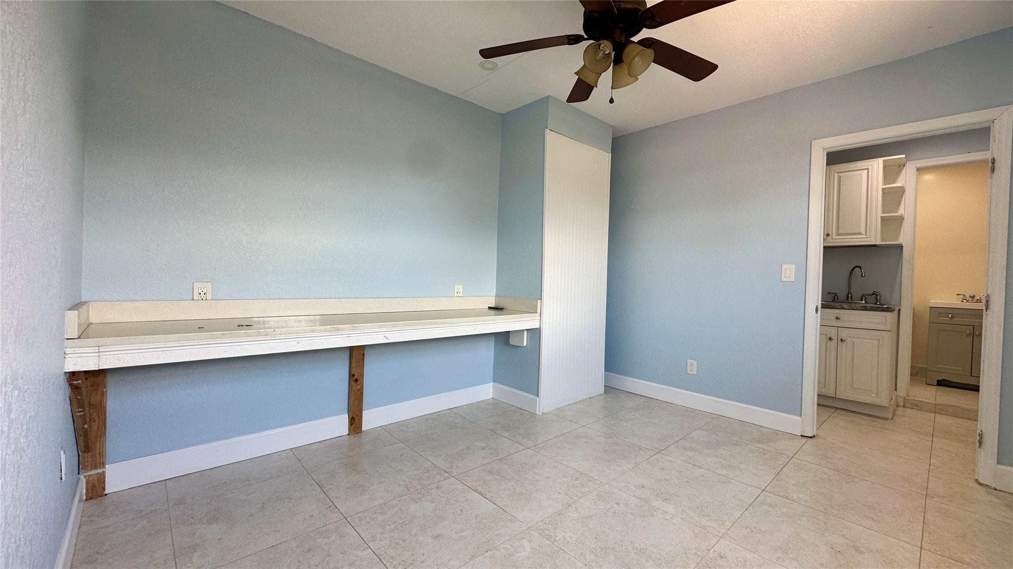FAIRLAWN 1ST ADD - Residential Lease