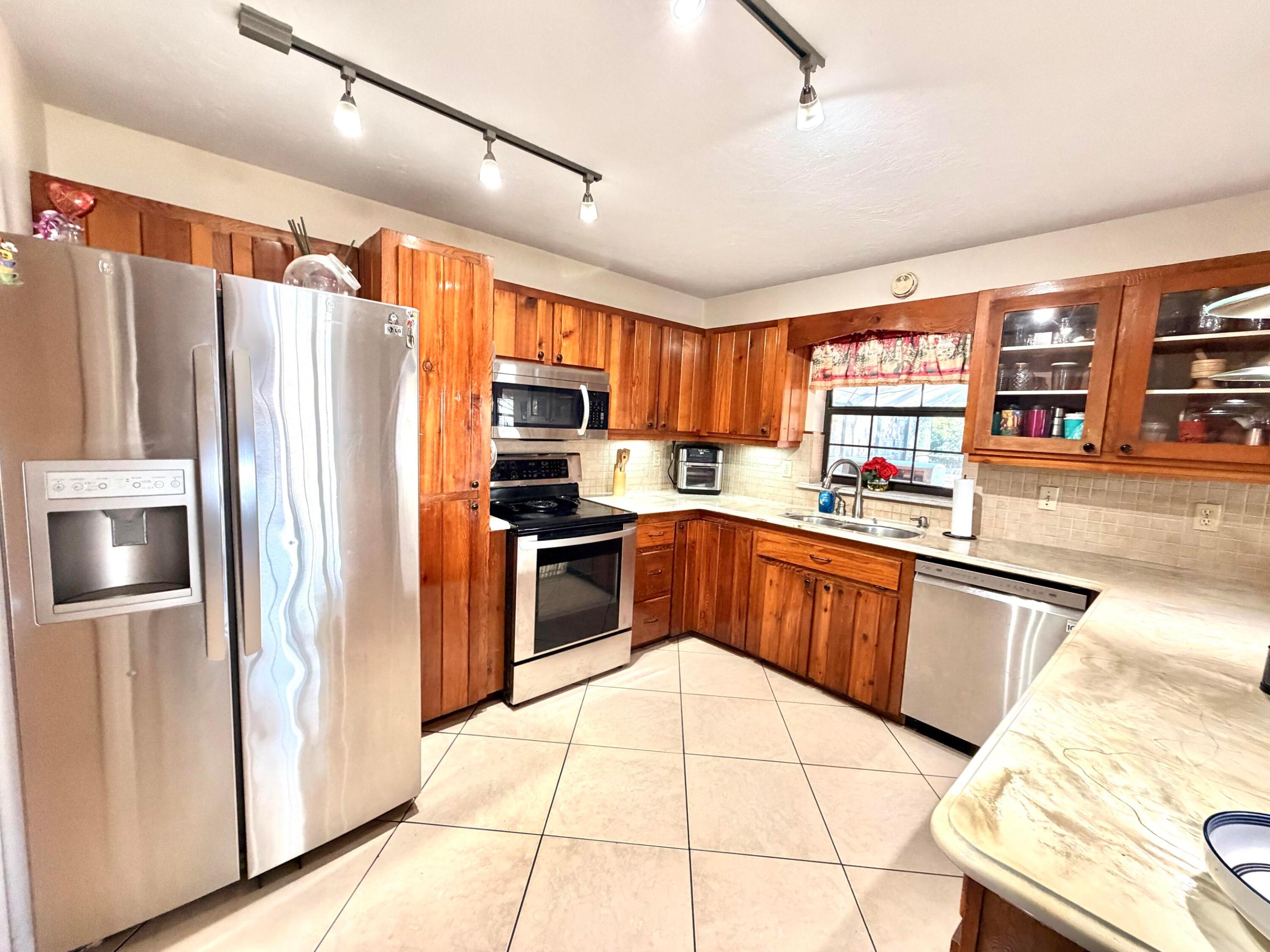 BET-HER ACRES - Residential