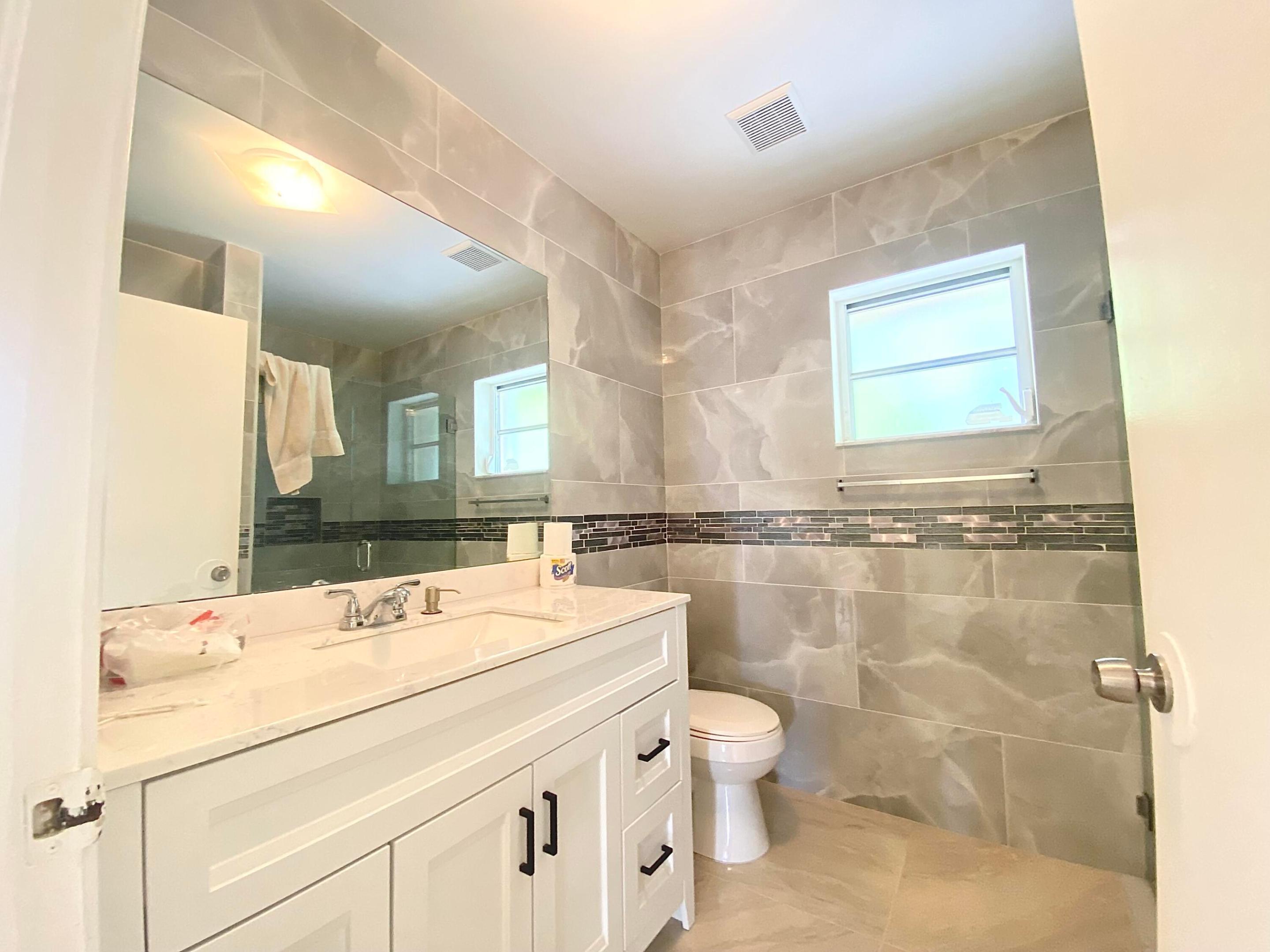 LEE ESTATES 5 - Residential Lease