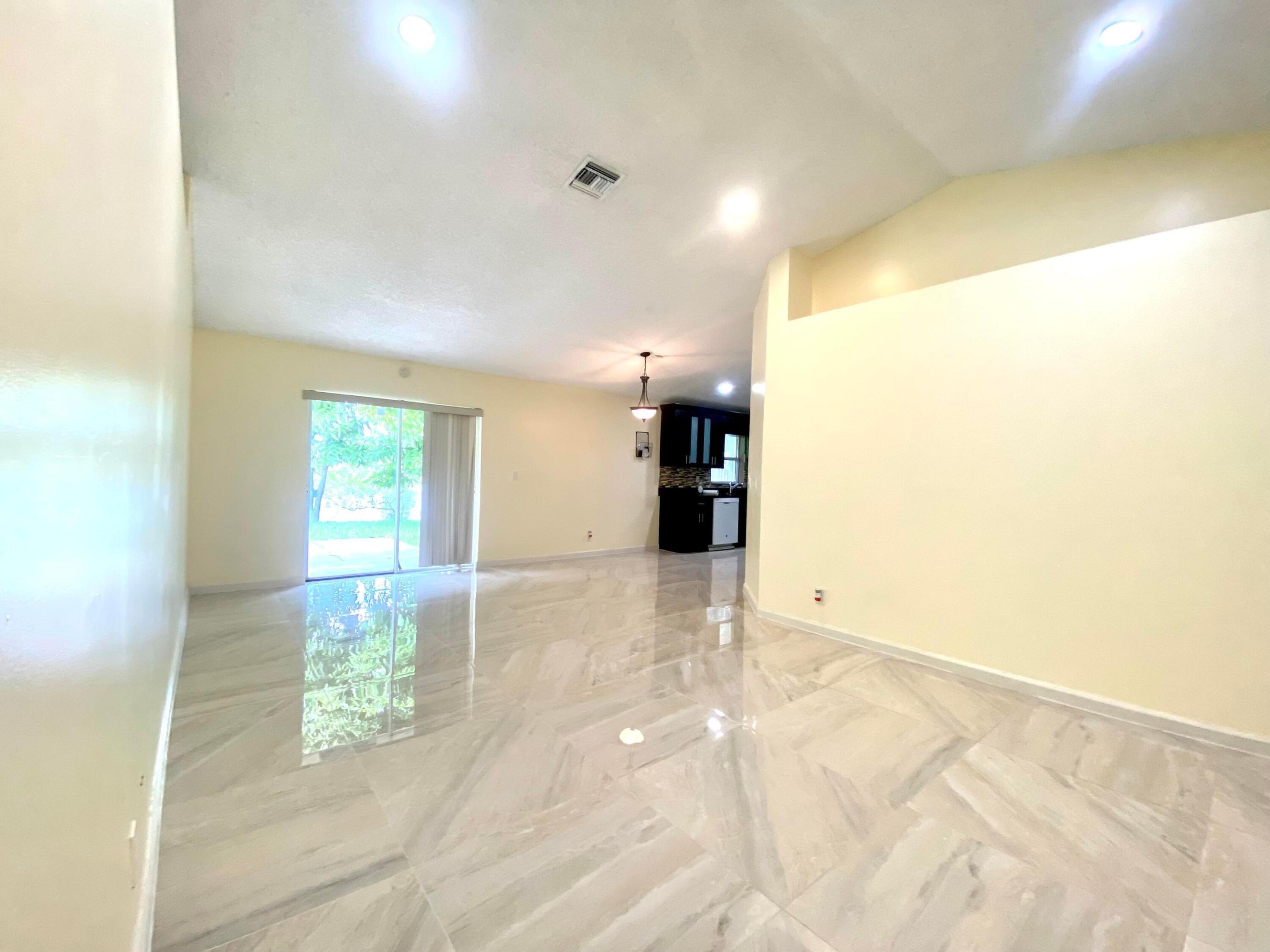 LEE ESTATES 5 - Residential Lease