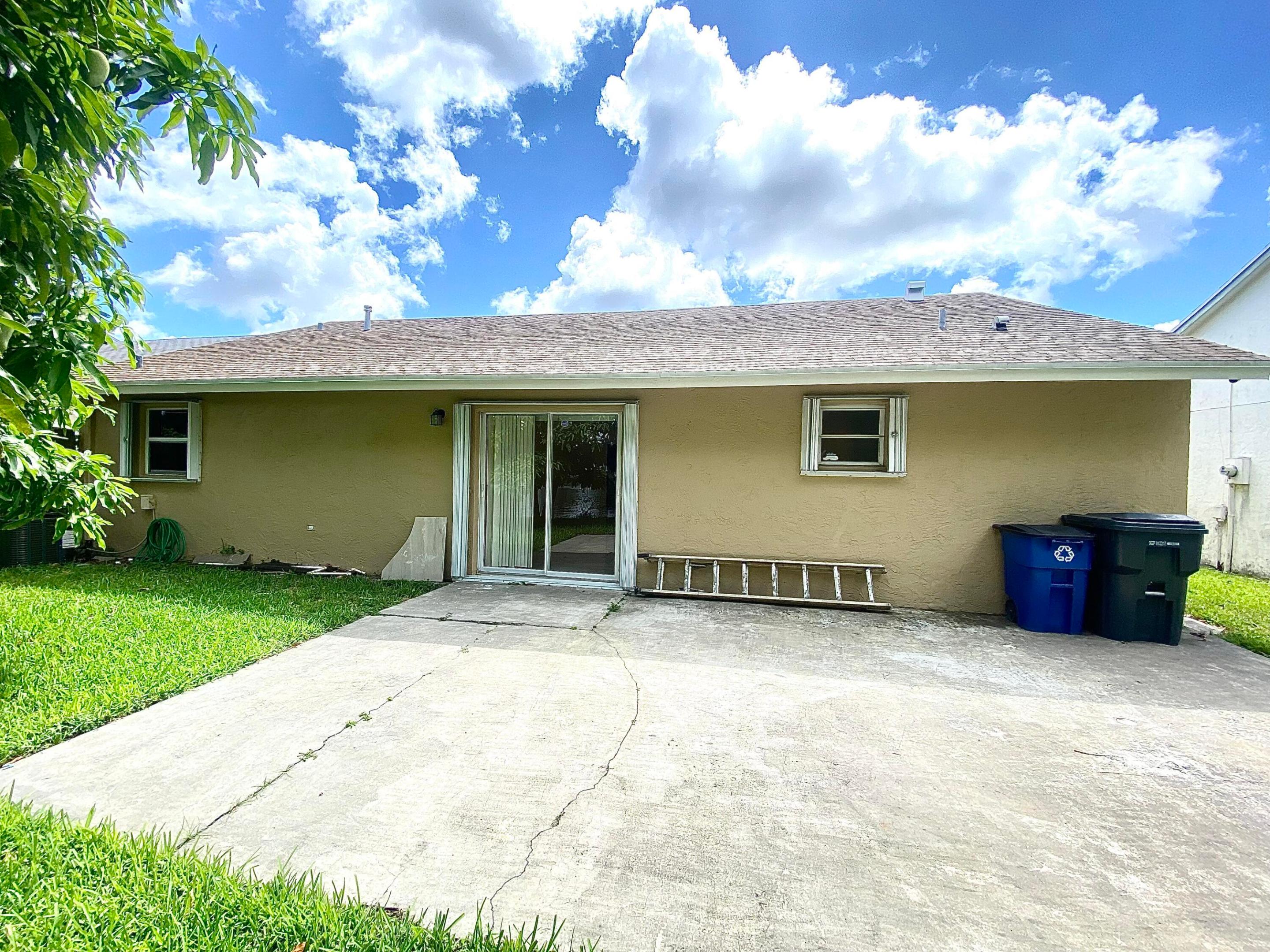 LEE ESTATES 5 - Residential Lease