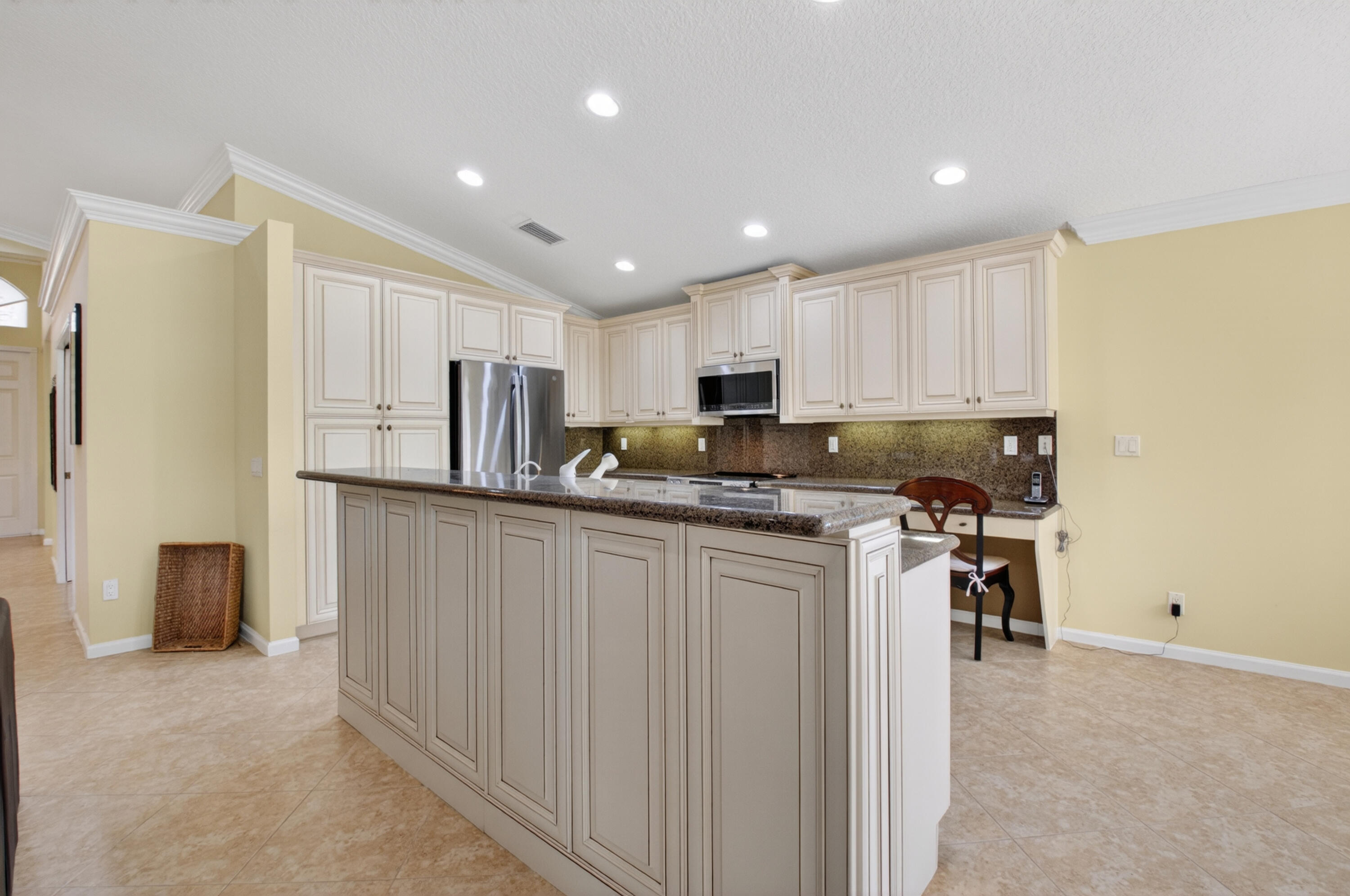 VALENCIA POINTE 1 - Residential