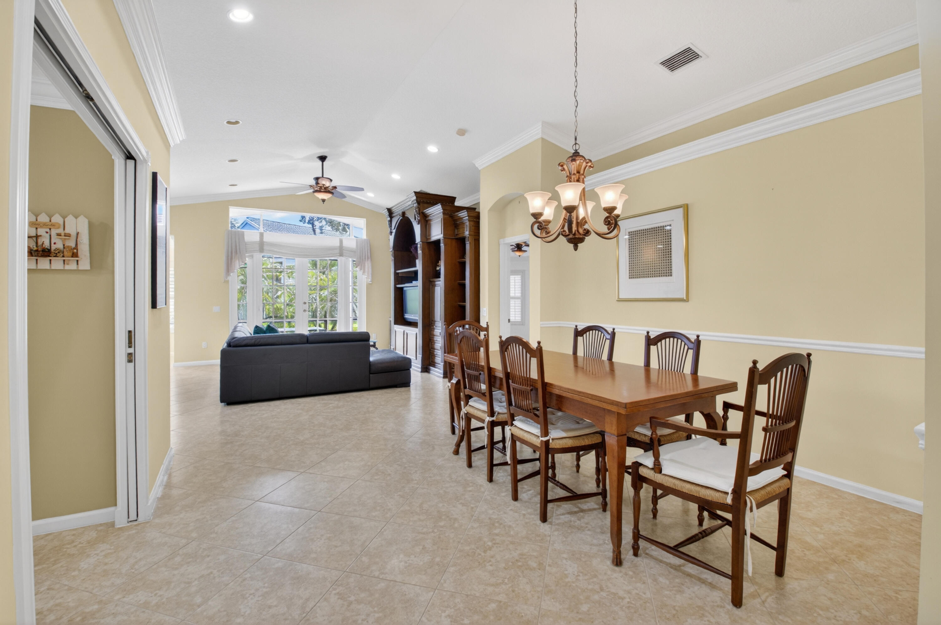 VALENCIA POINTE 1 - Residential