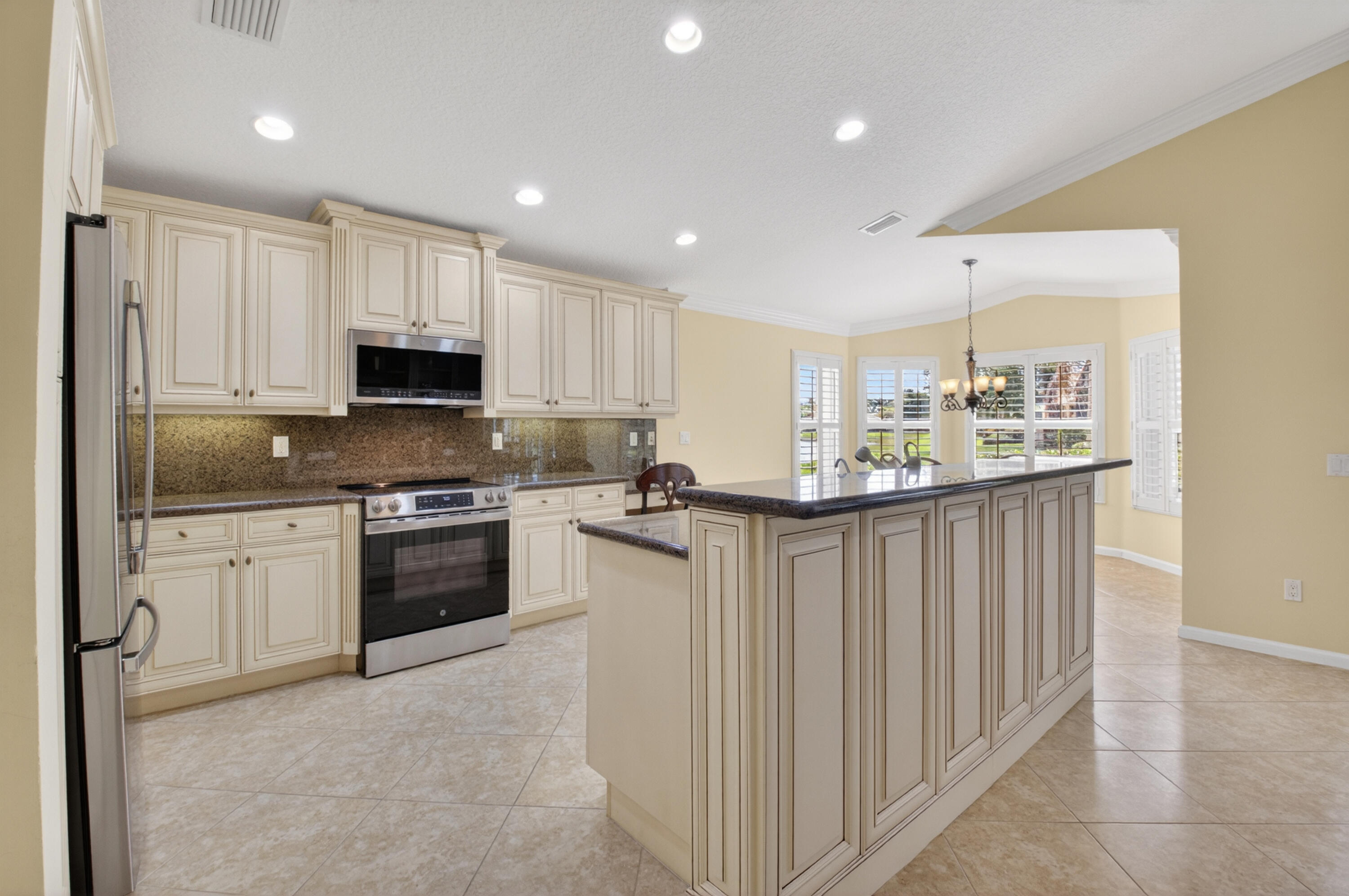 VALENCIA POINTE 1 - Residential