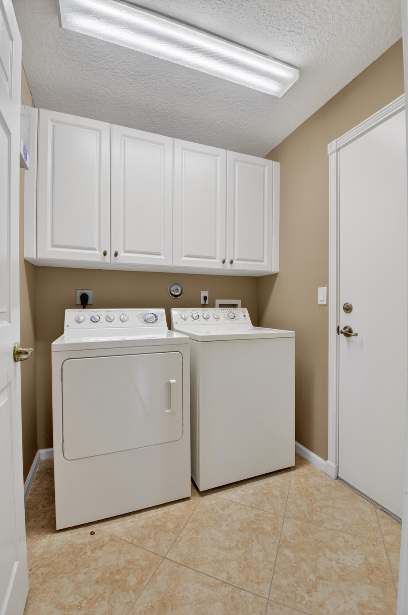 VALENCIA POINTE 1 - Residential