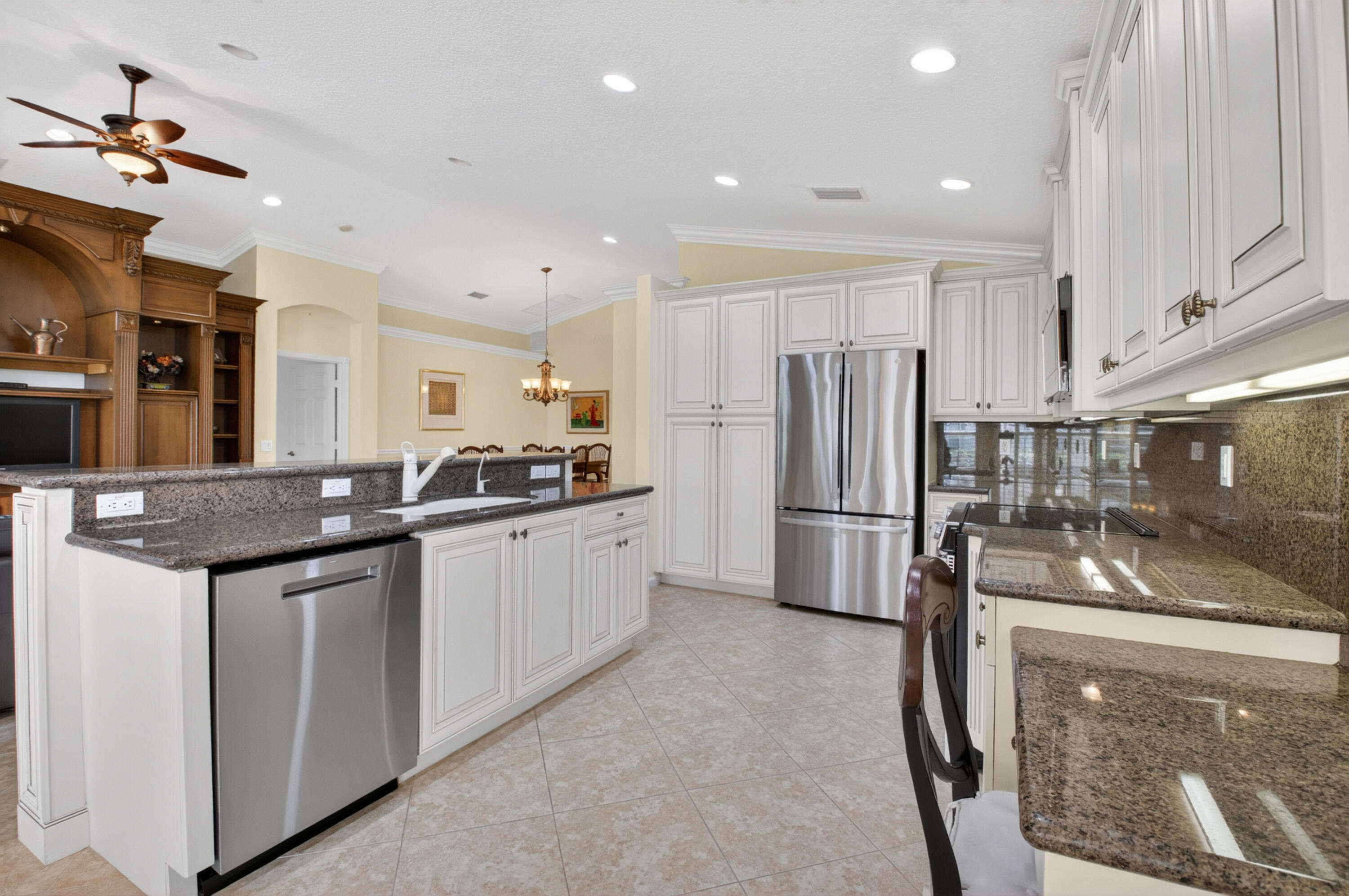 VALENCIA POINTE 1 - Residential