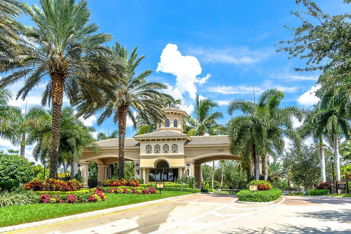 VALENCIA POINTE 1 - Residential