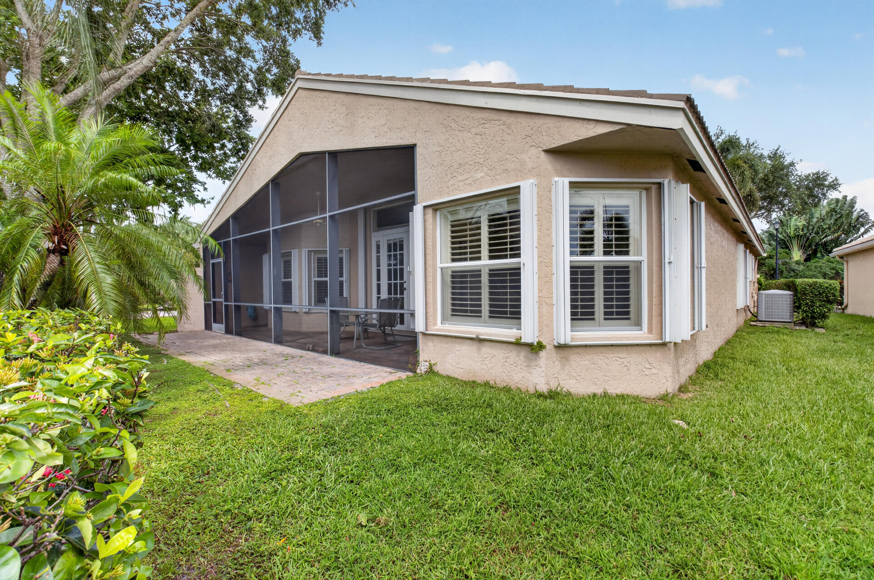 VALENCIA POINTE 1 - Residential