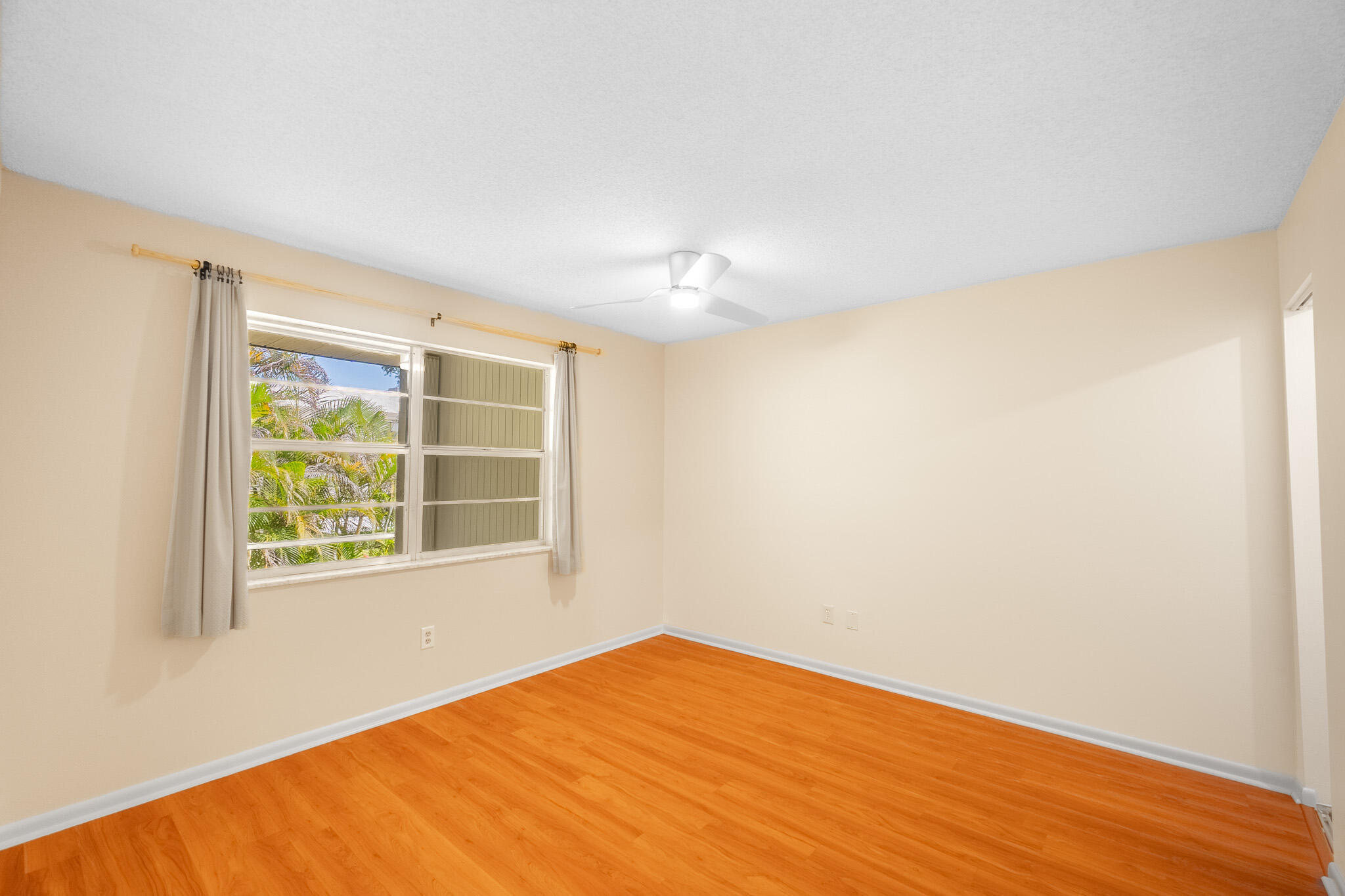 KING MOUNTAIN CONDO (AKA MONTEREY YACHT & COUNTRY - Residential