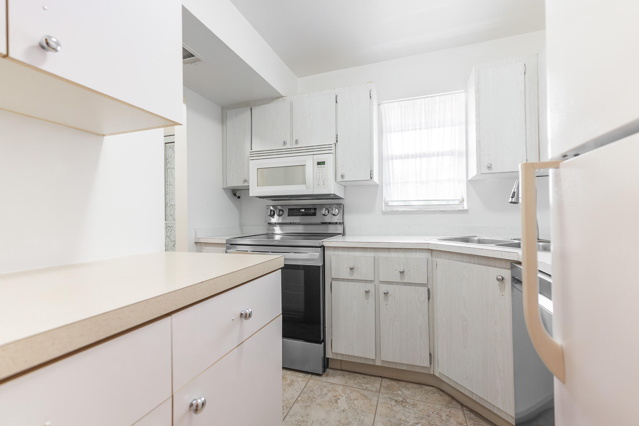 KING MOUNTAIN CONDO (AKA MONTEREY YACHT & COUNTRY - Residential
