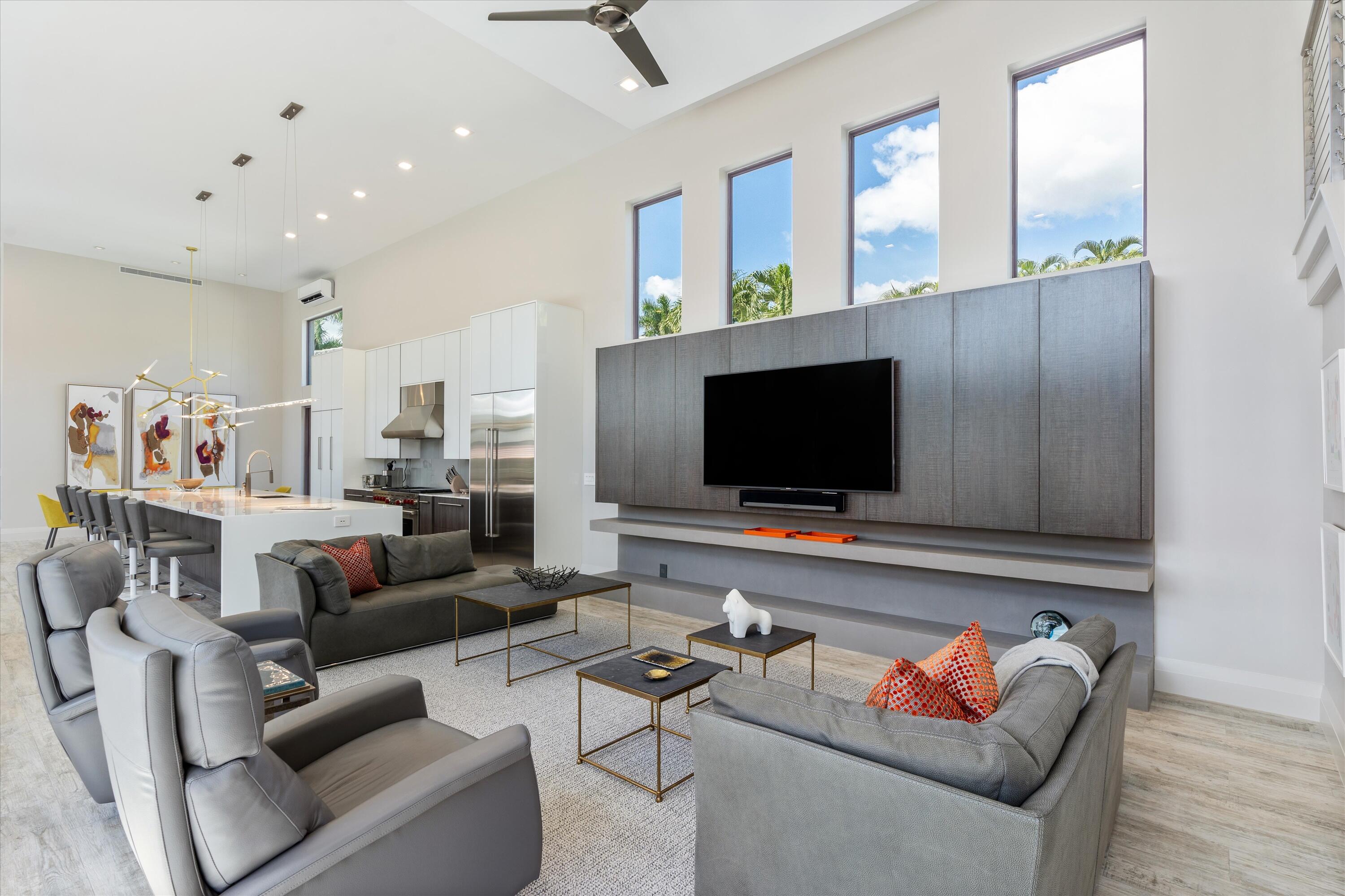 ROYAL HIDDEN COVE / POLO CLUB - Residential