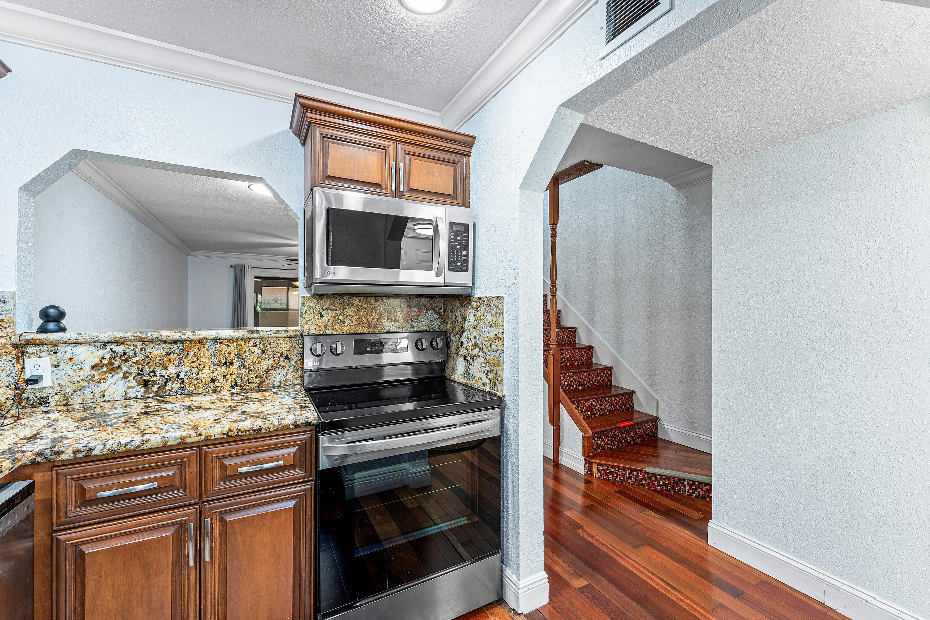 ROYAL VILLAGE TOWNHOUSES CONDO - Residential