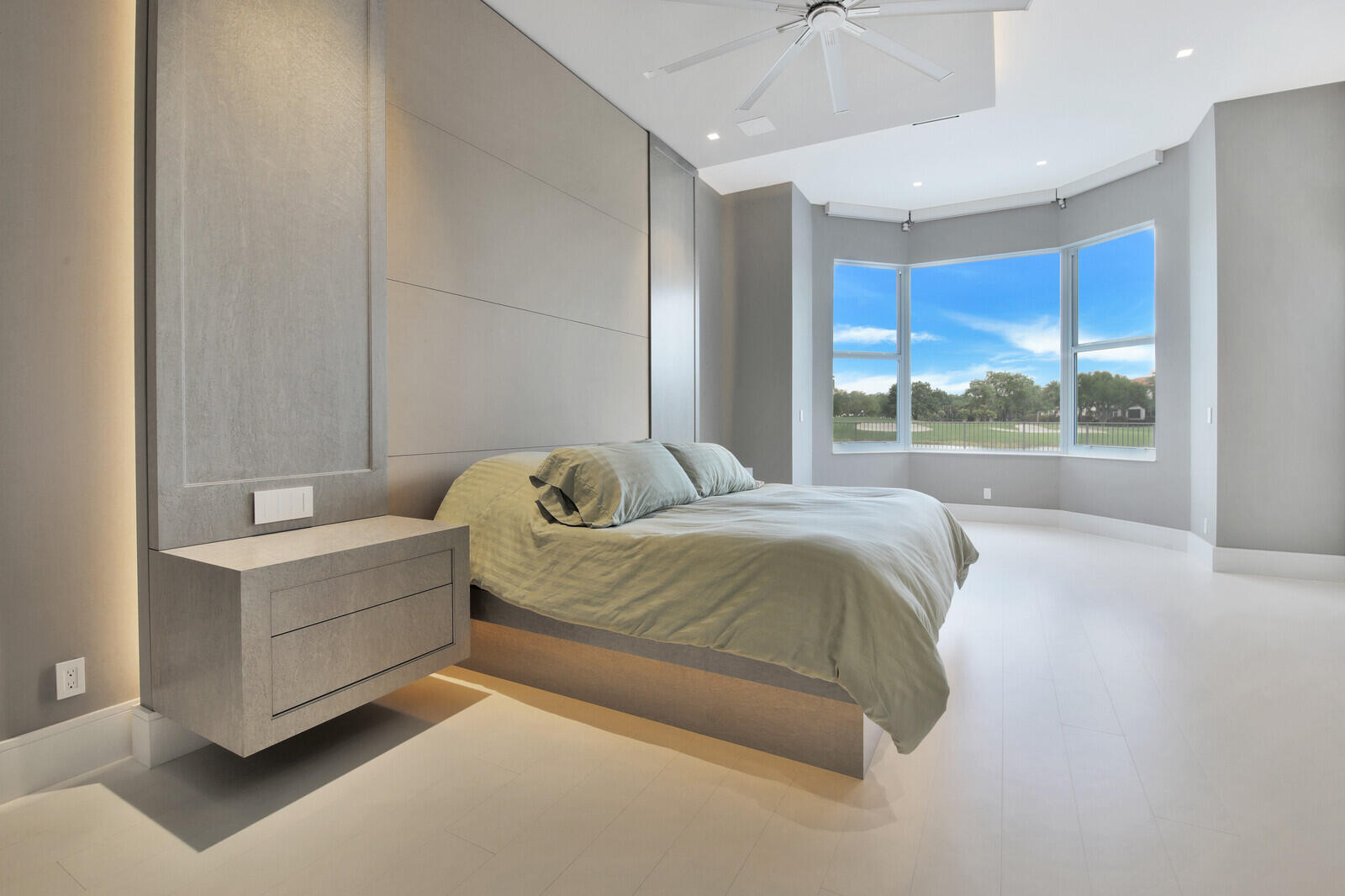 Mizner Country Club - Residential