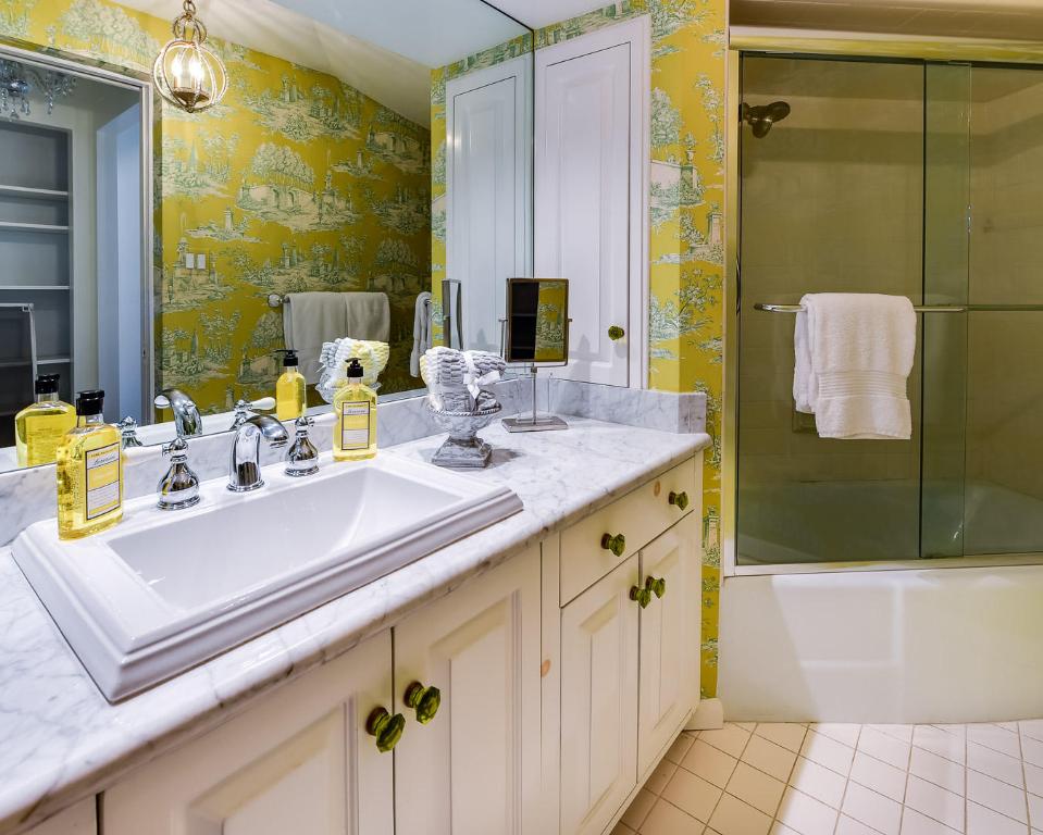 BOULEVARD ESTATES - Residential